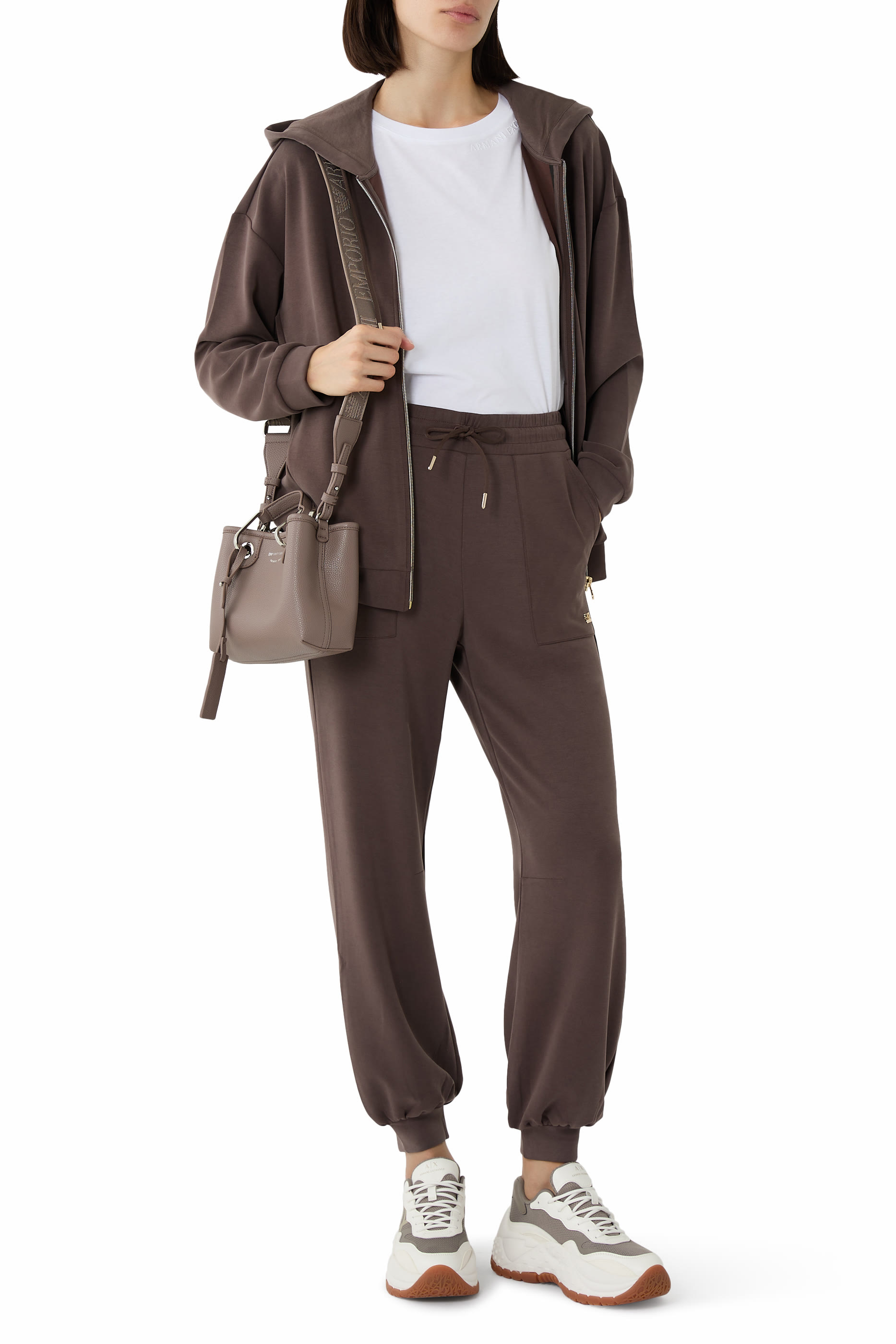 بنطال رياضي بقصة فضفاضة بشعار الماركة