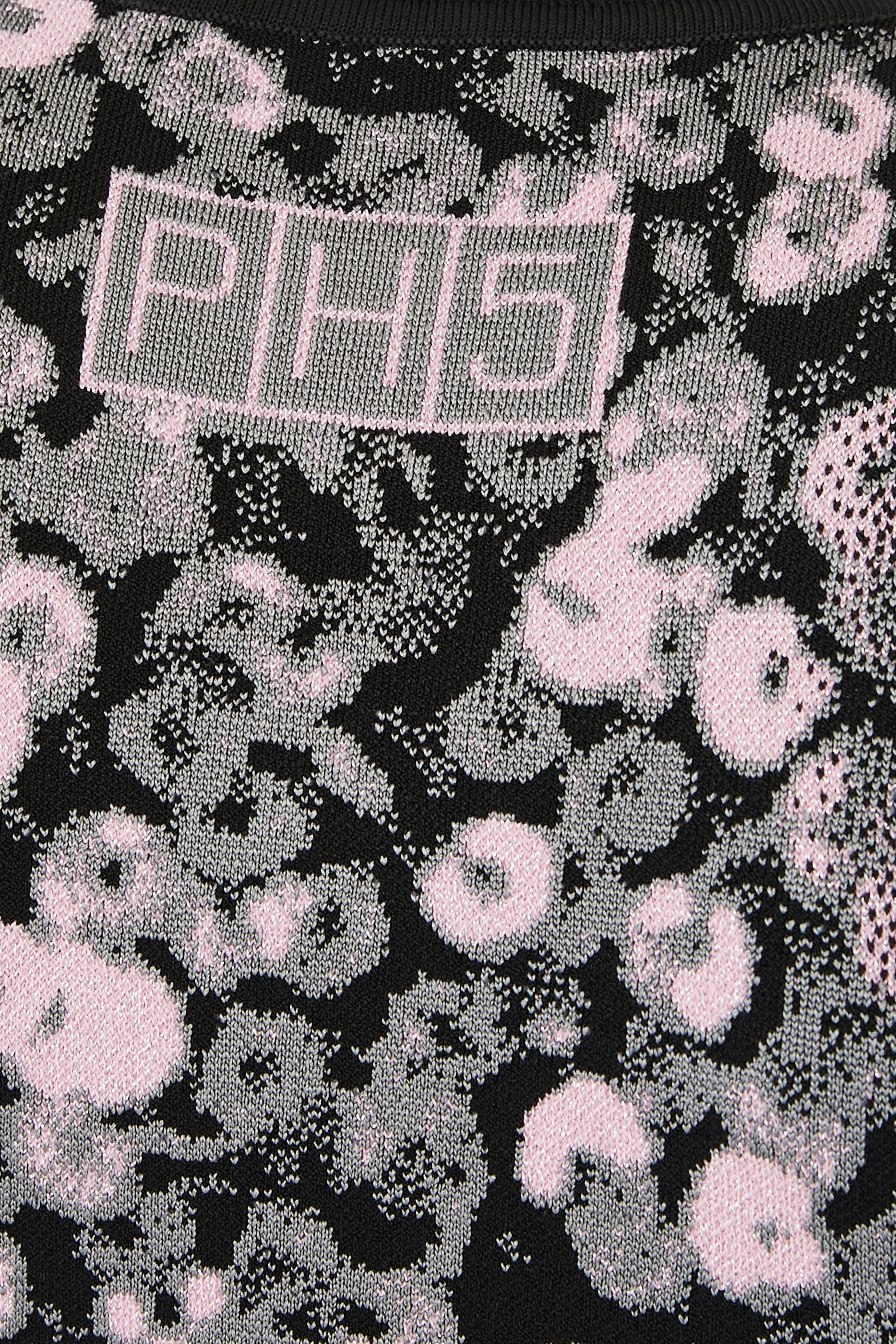 فستان آيريس بحافة مموجة مميزة مطرزة بالترتر