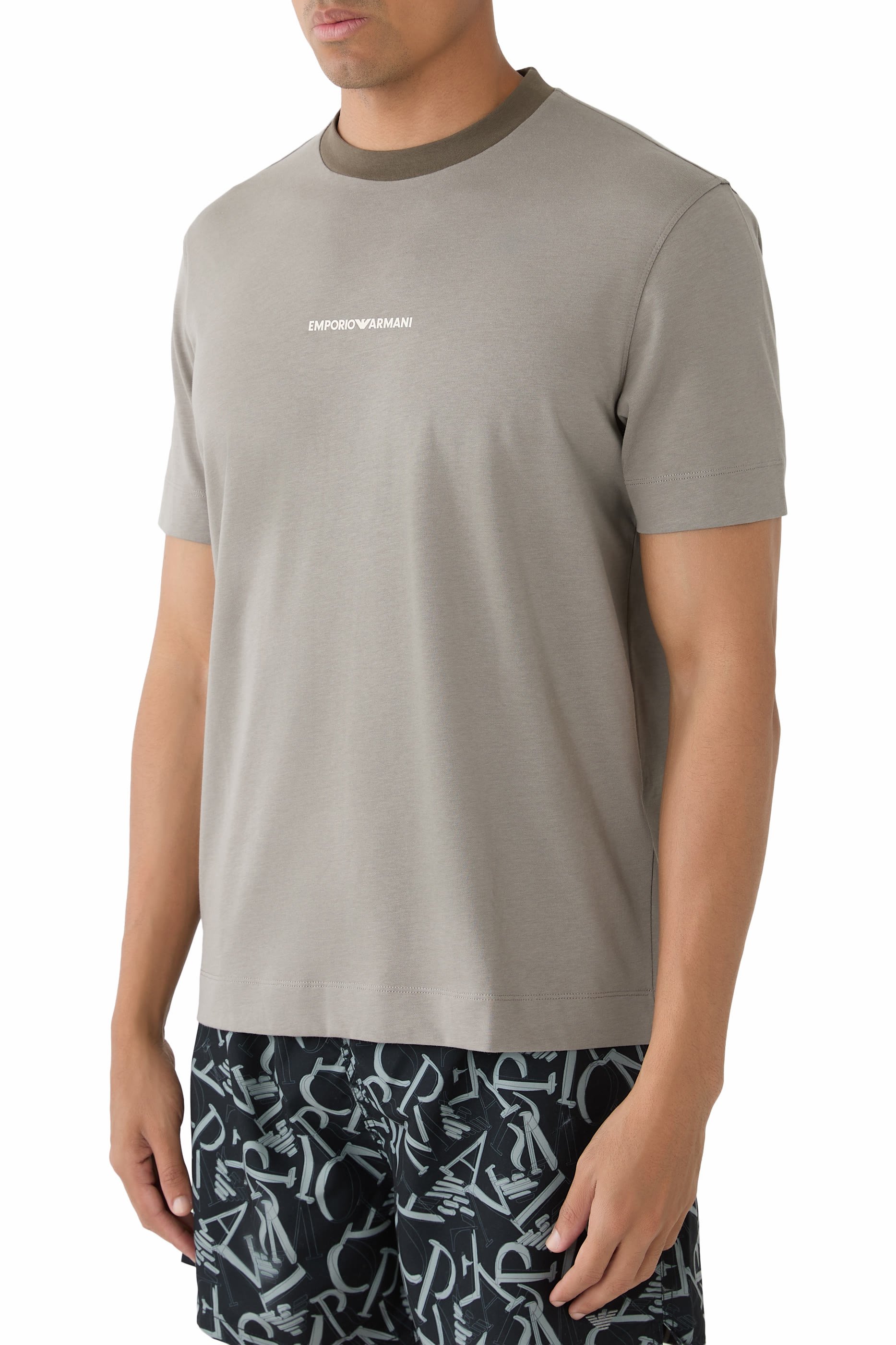 تيشيرت بشعار الماركة