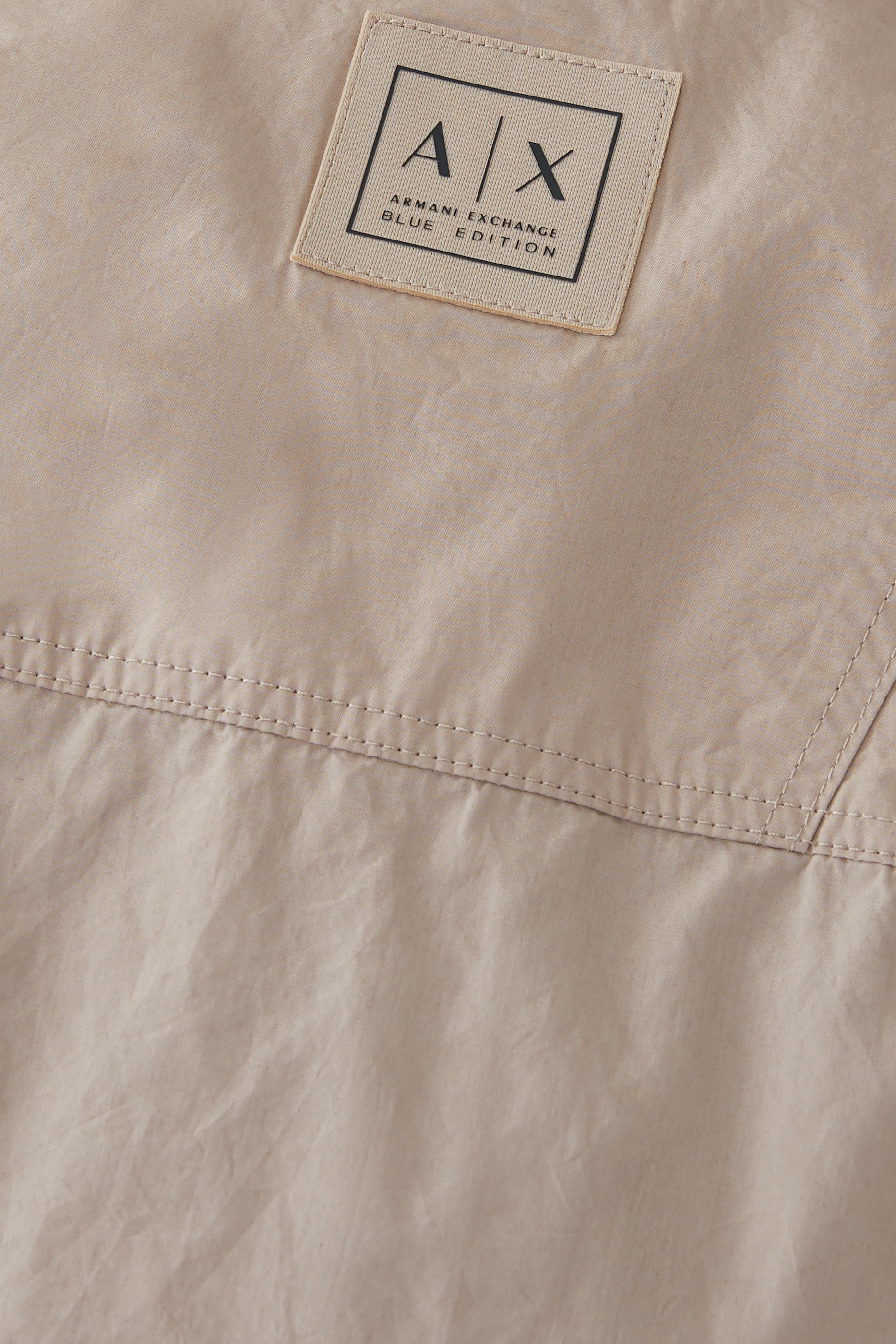 قميص تيسوتو بياقة عالية وأكمام طويلة