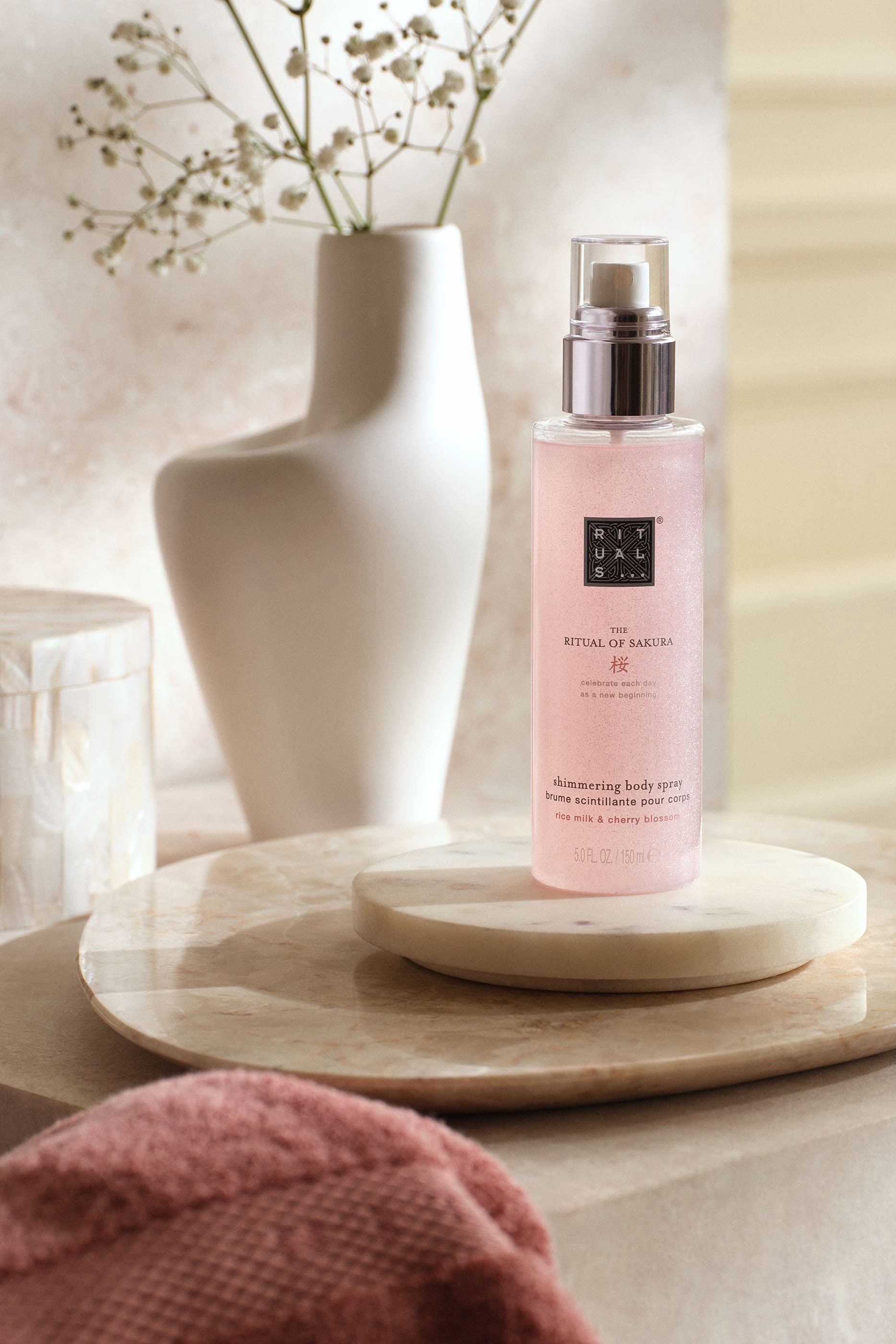 بخاخ ذا ريتوال أوف ساكورا لامع للجسم