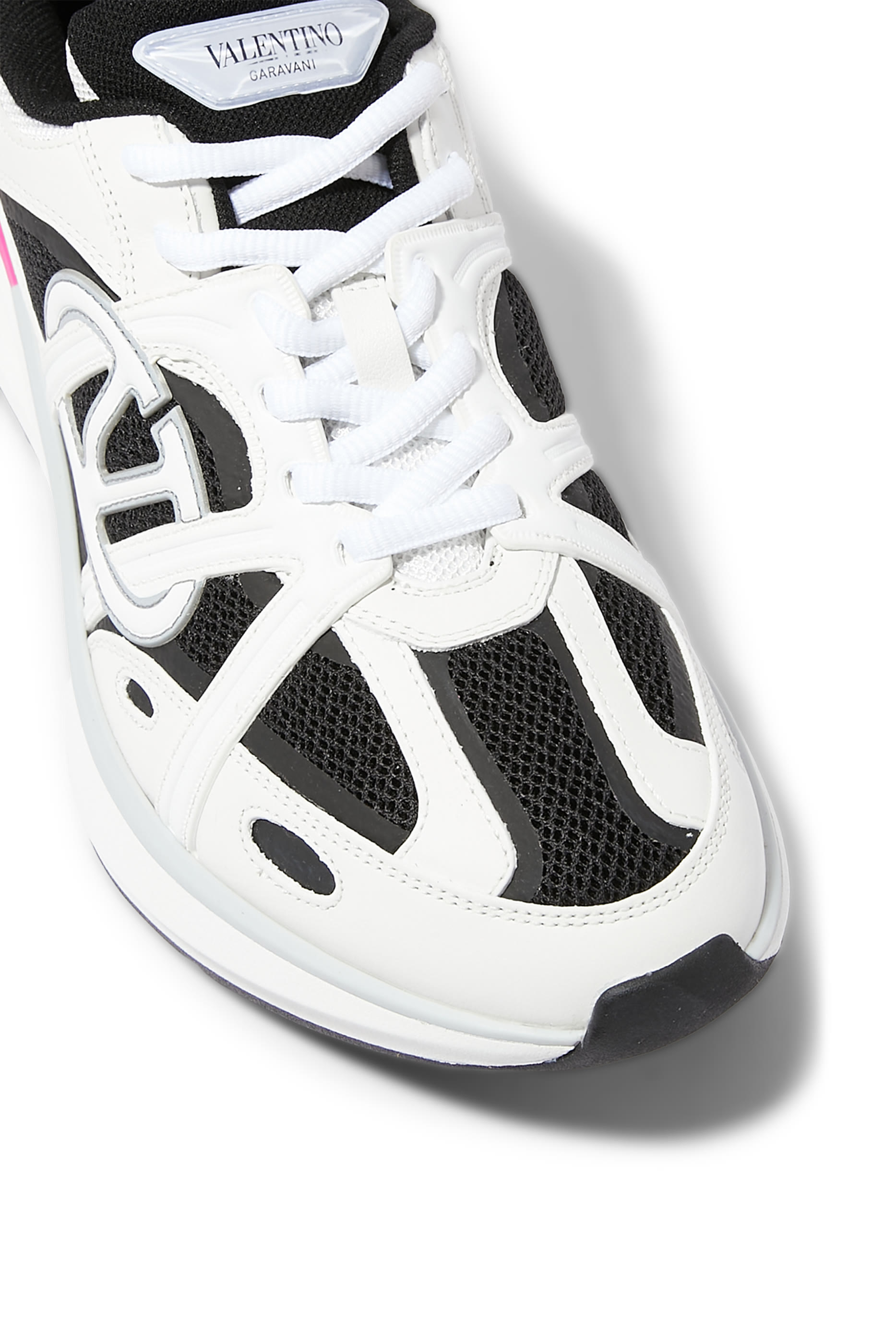 سنيكرز إيزيجوغ بشعار الماركة