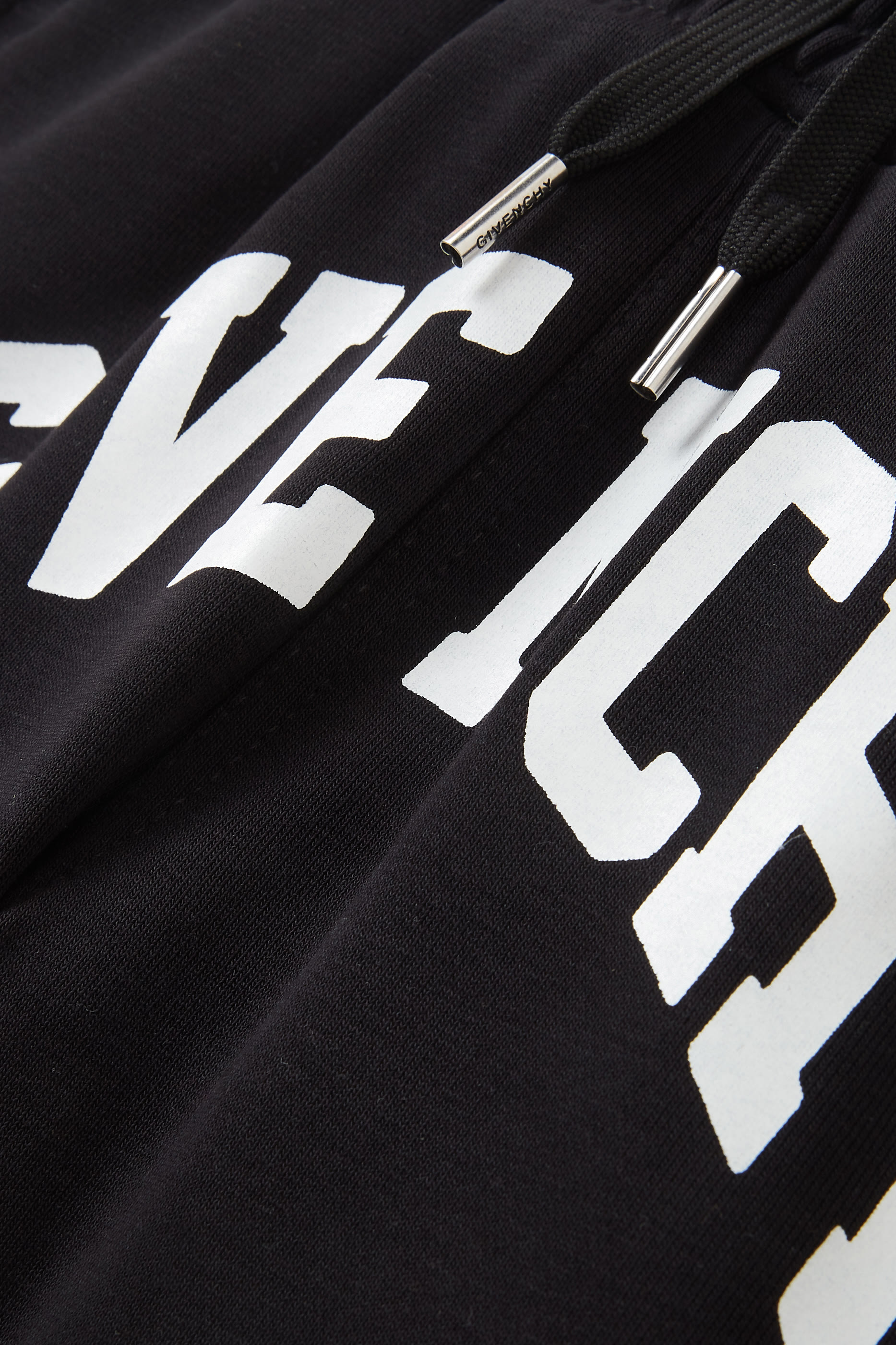 شورت بطبعة شعار الماركة بتصميم جامعي للأطفال