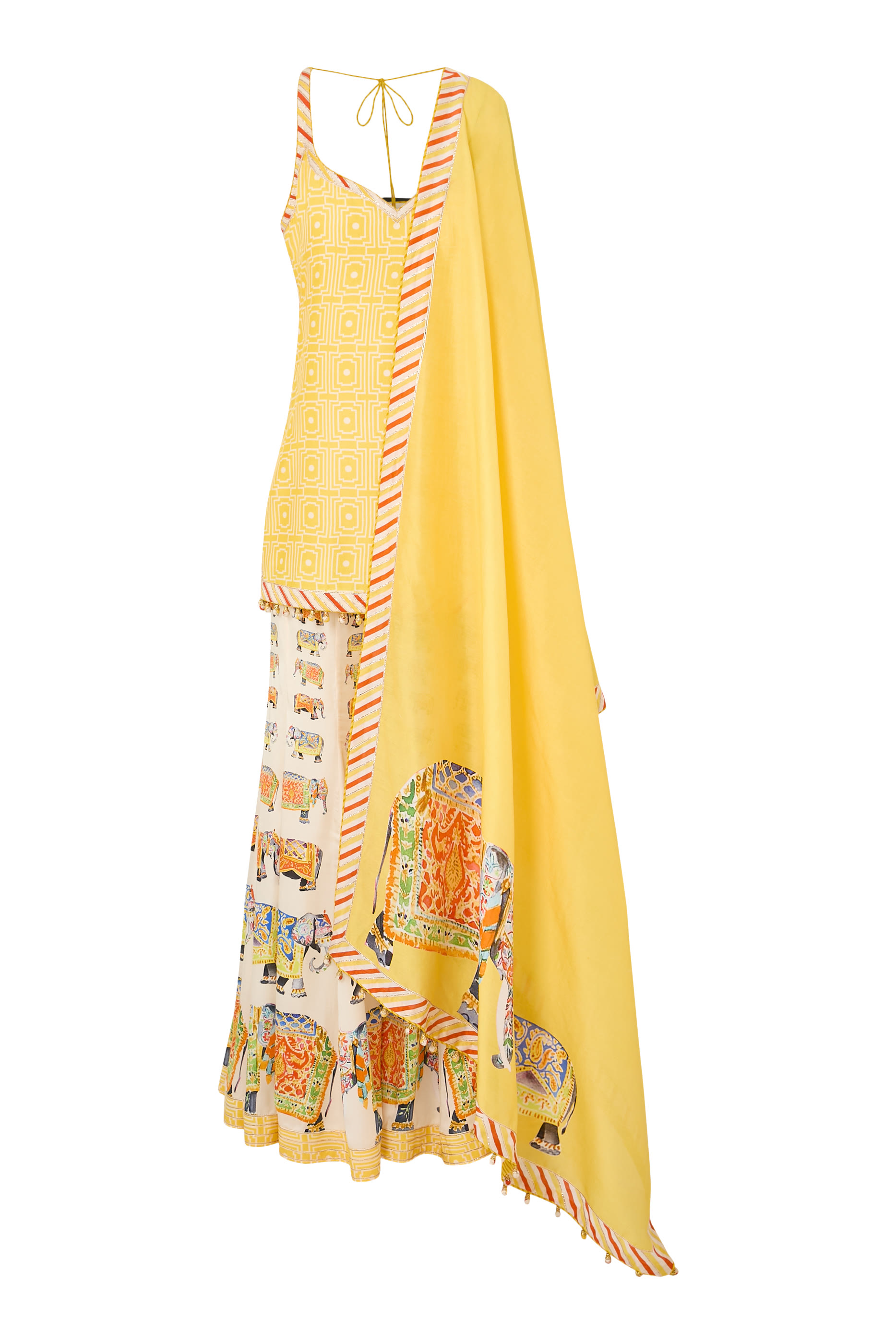 طقم كورتا بقصة قصيرة مع دوباتا وبنطال بالازو بنقشة