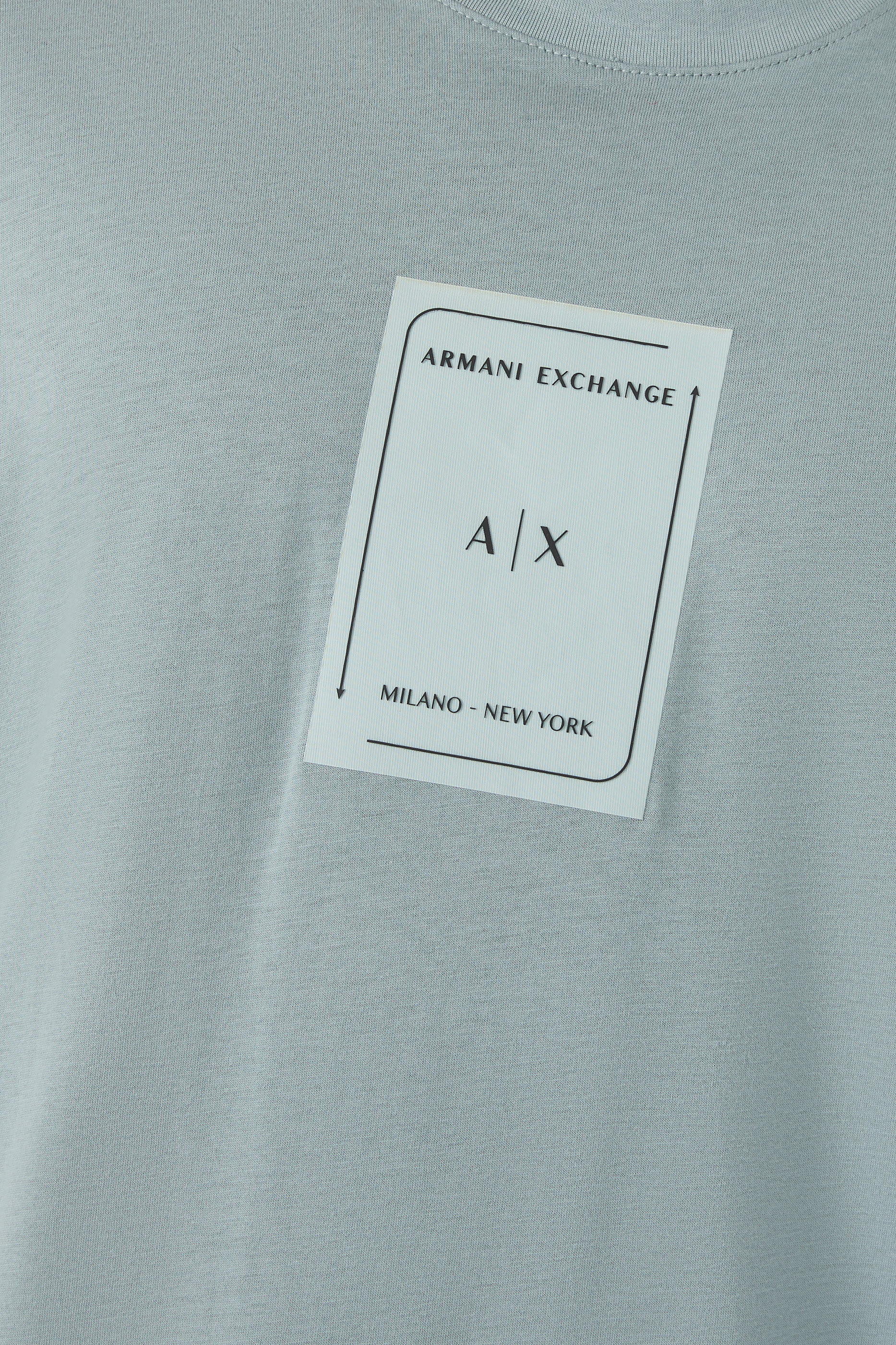 تيشيرت بشعار الماركة