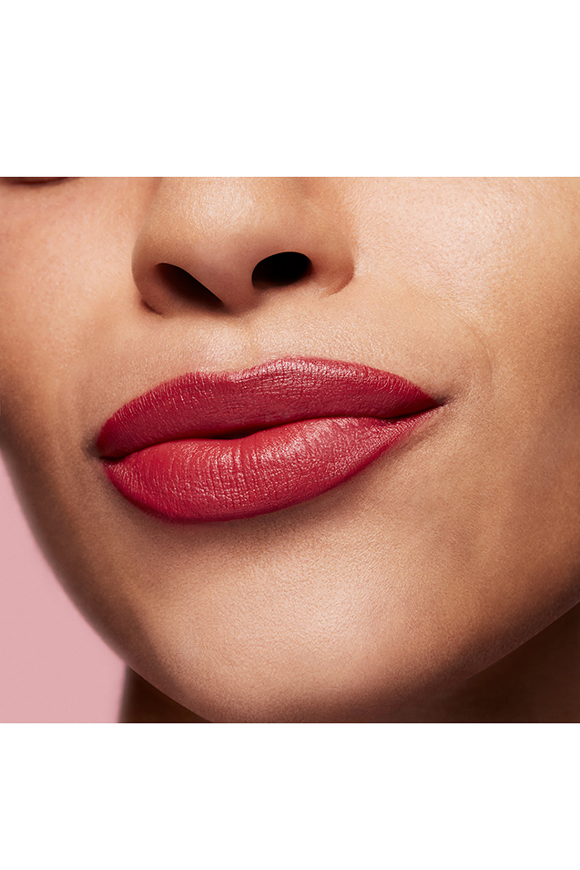 أحمر شفاه غير لامع