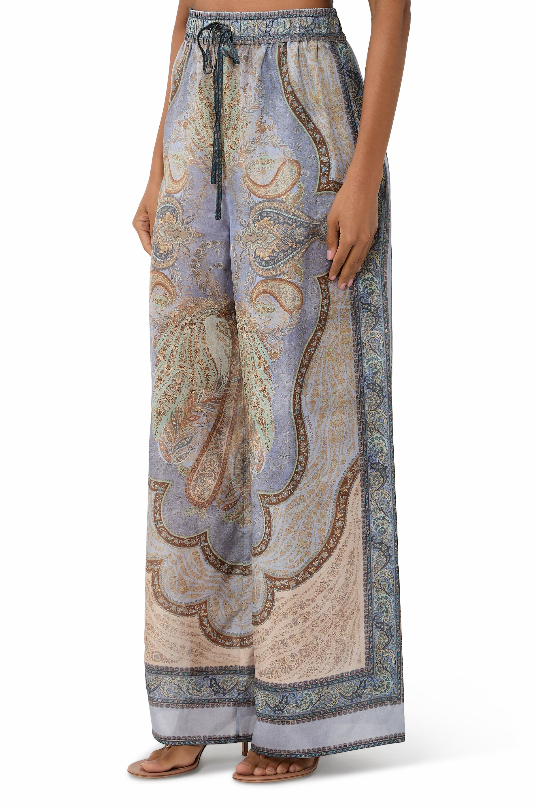 بنطال واندرلاست بقصة مريحة