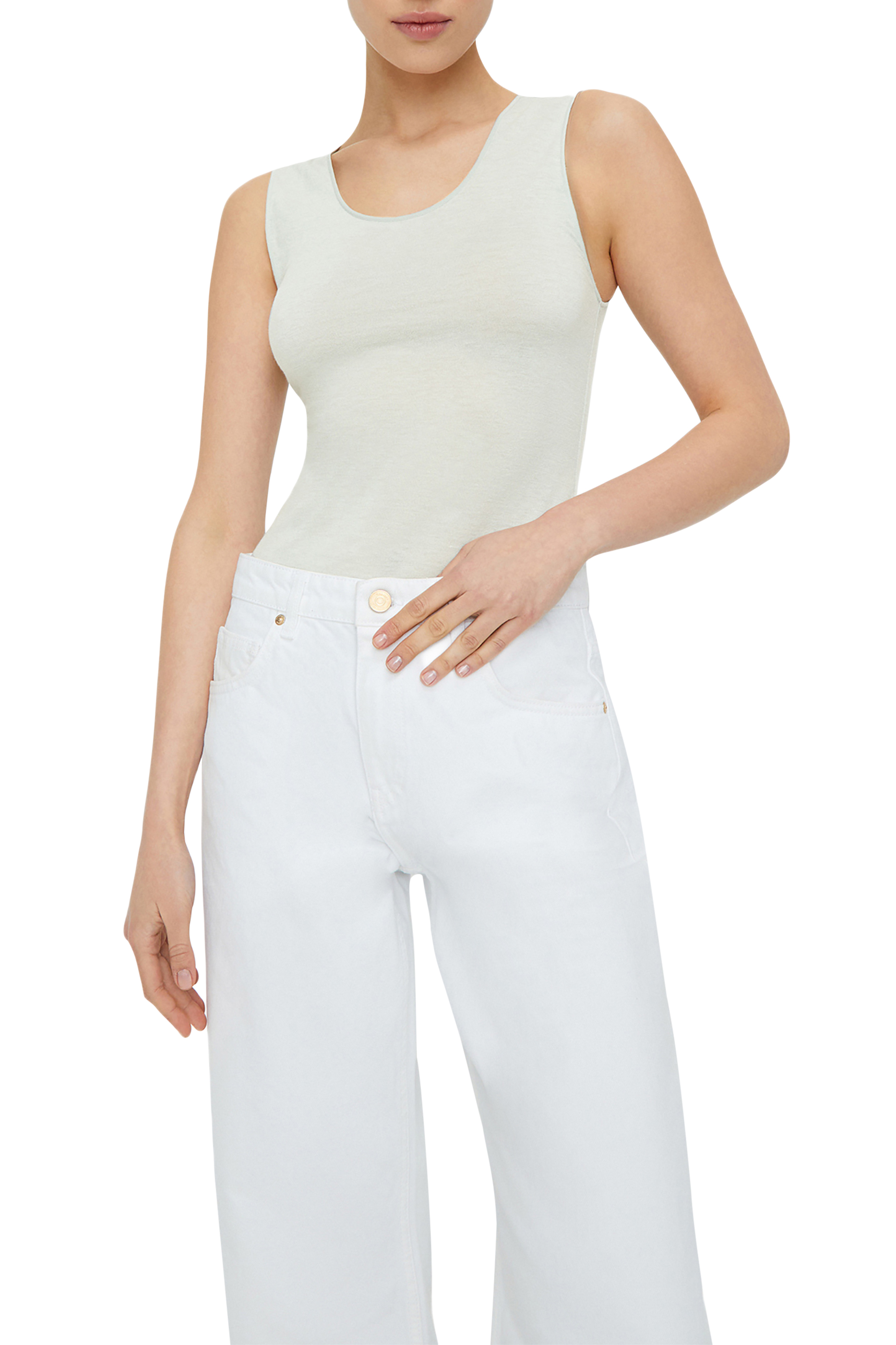 بلوزة منسوجة بلا أكمام