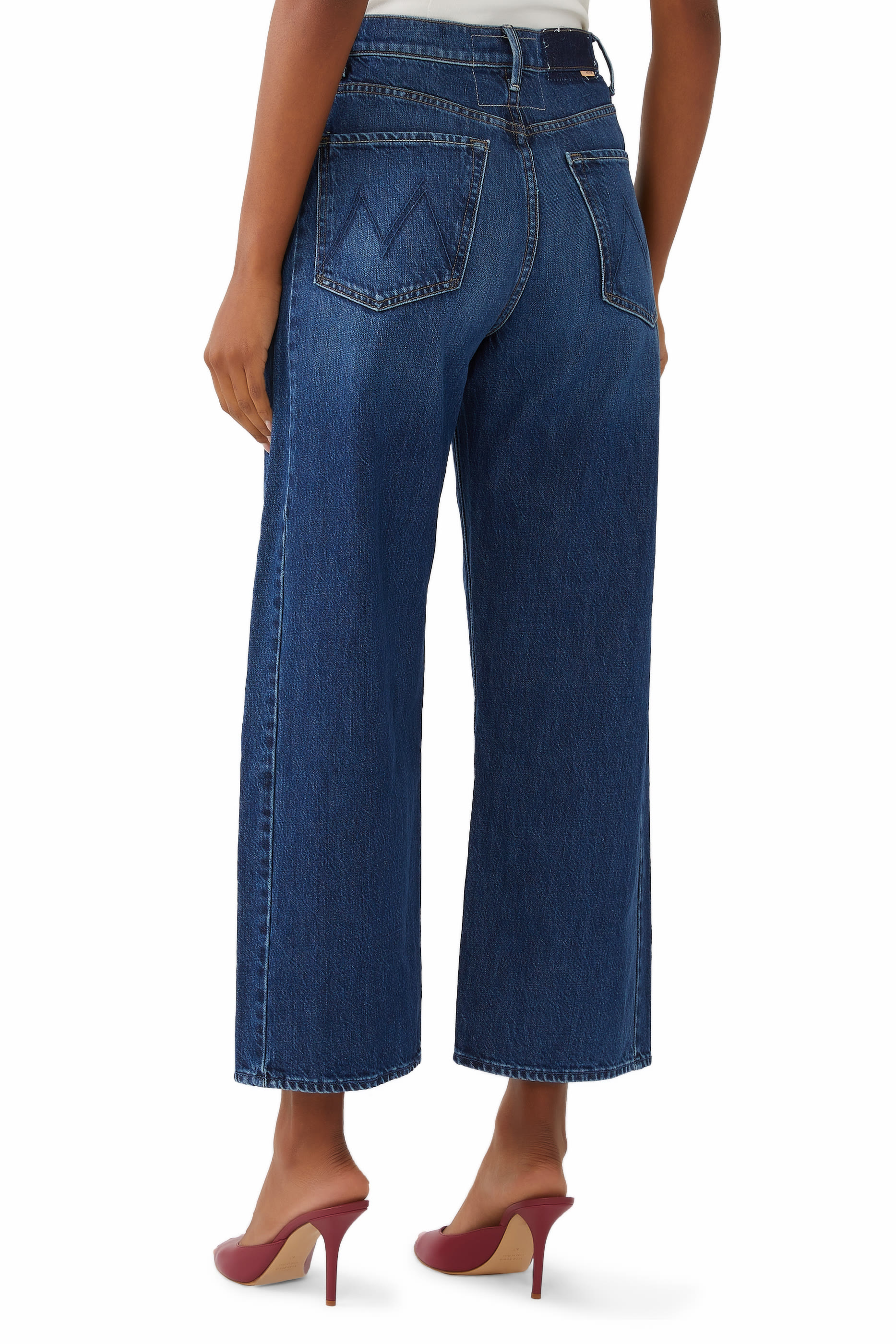 بنطال جينز بطول الكاحل