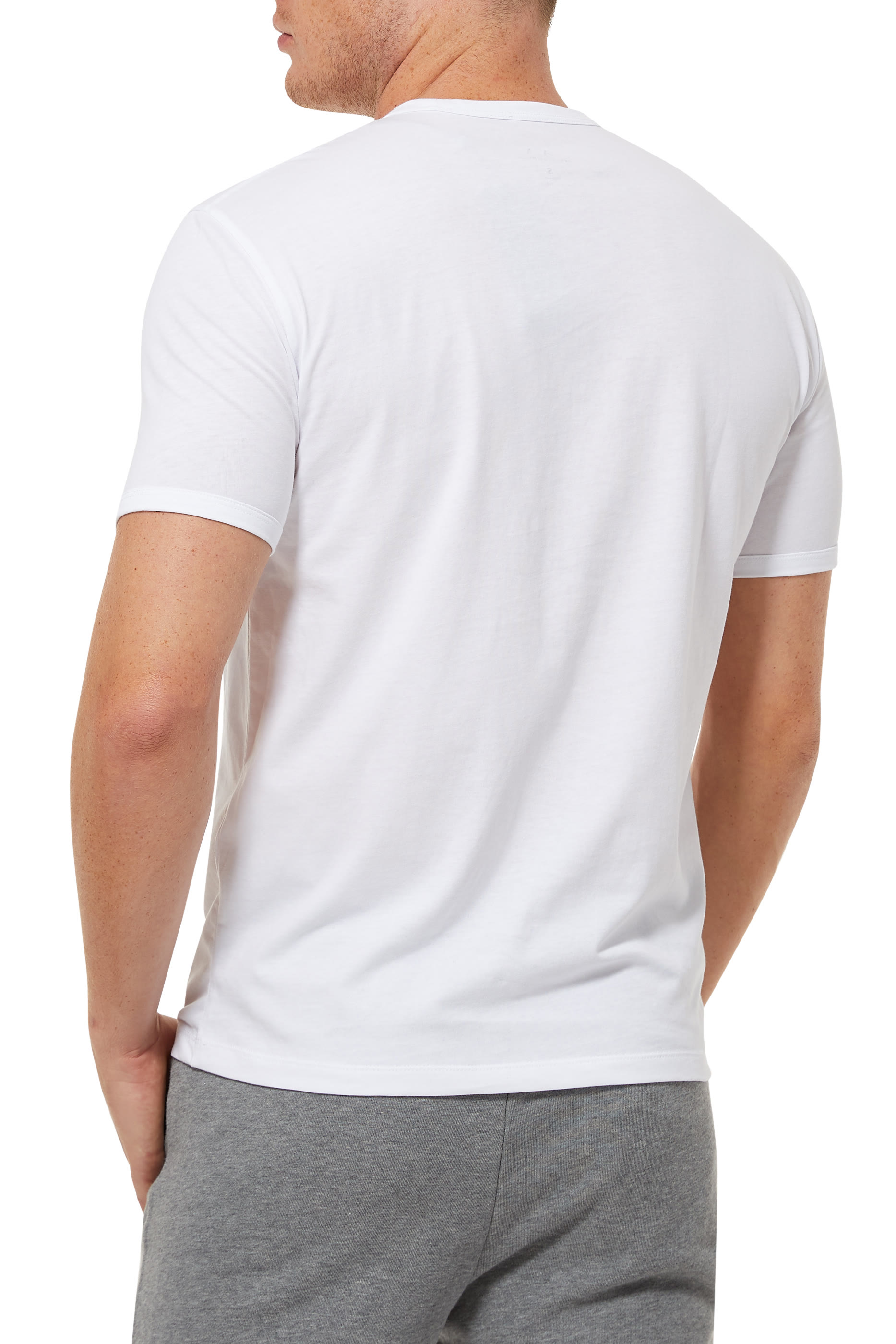 تي شيرت بشعار الماركة بتصميم دائري بنفس اللون