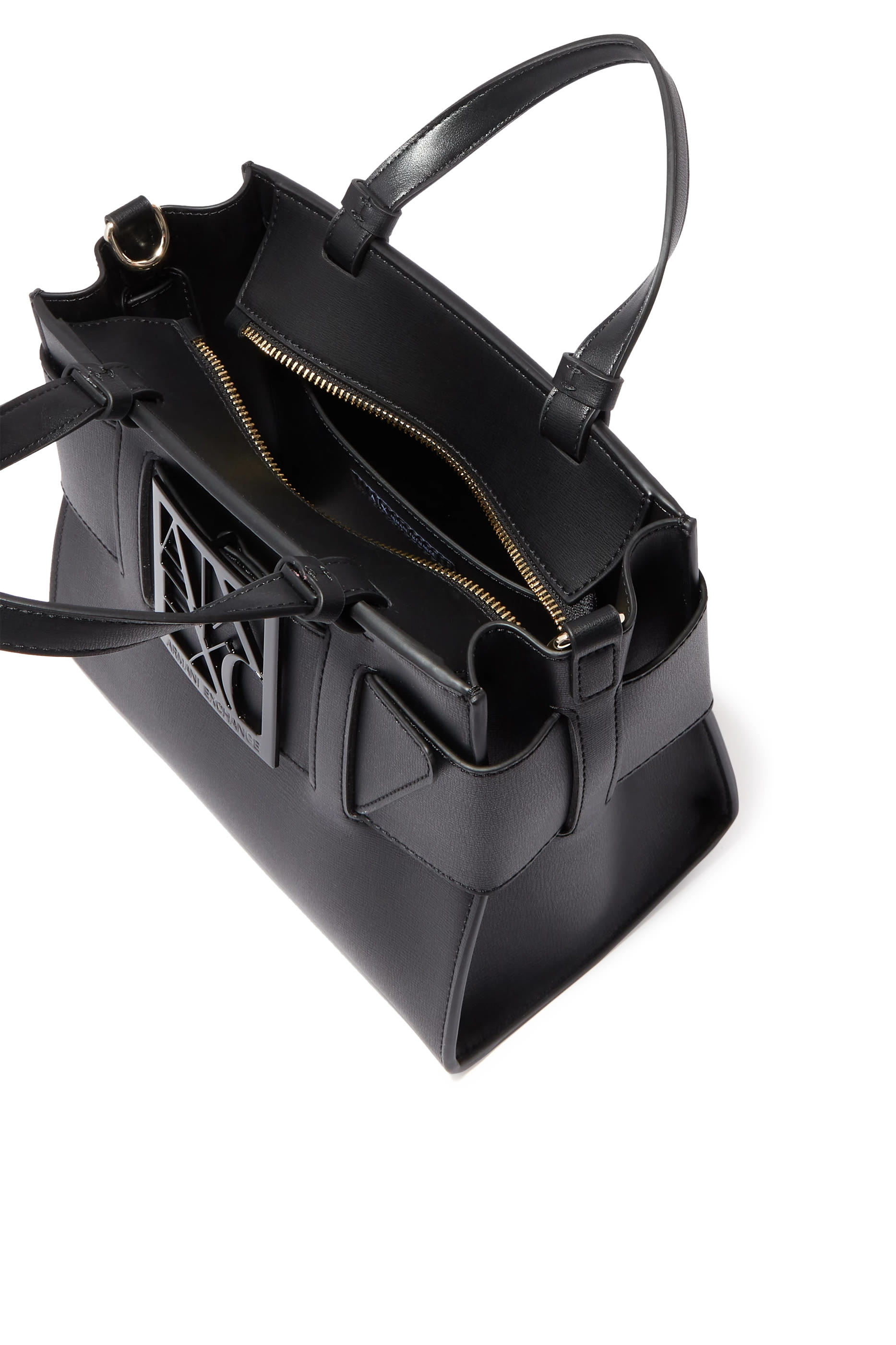 حقيبة يد بحلية معدنية كبيرة بشعار الماركة