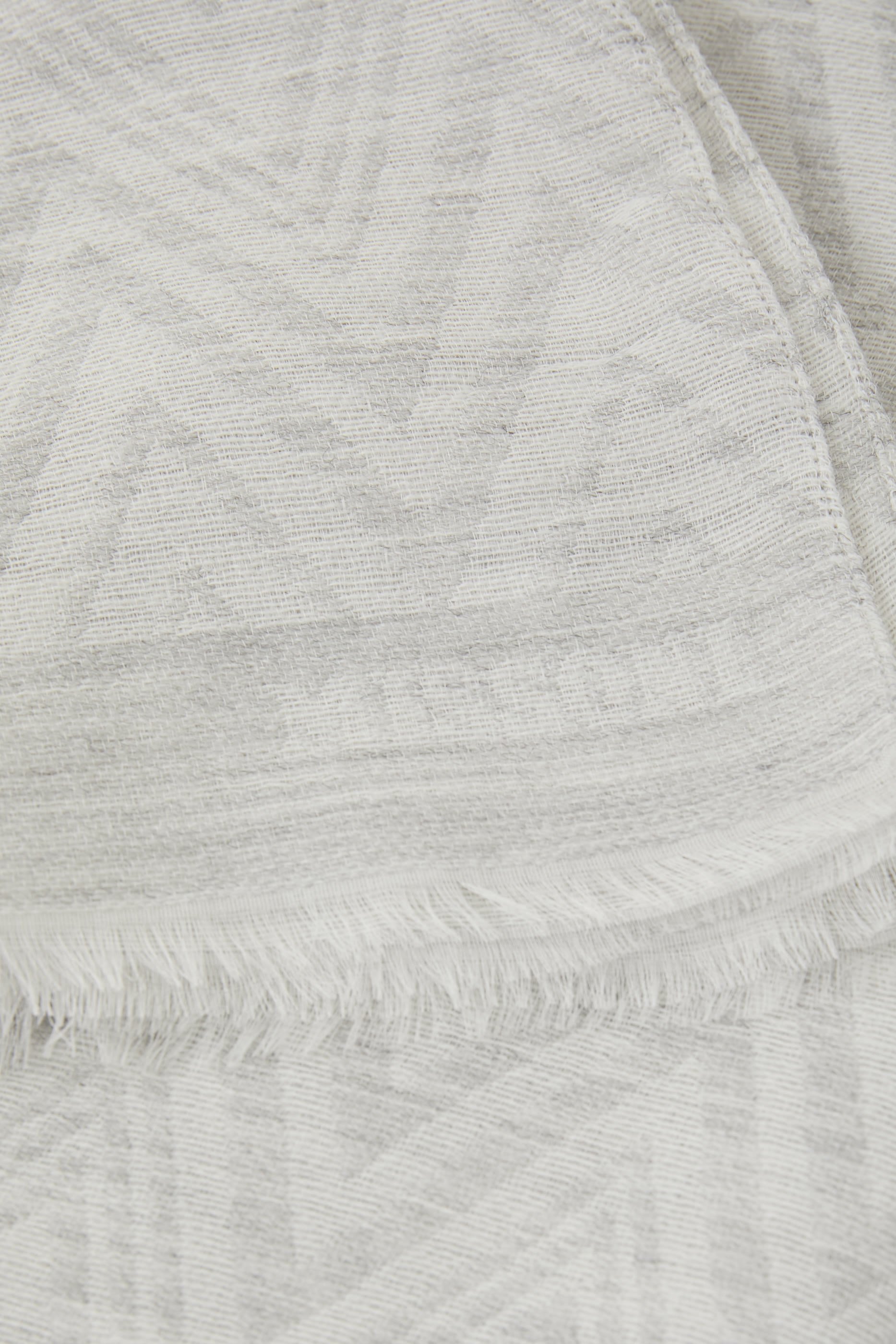 وشاح منسوج بنقشة خطوط متعرجة شيفرون