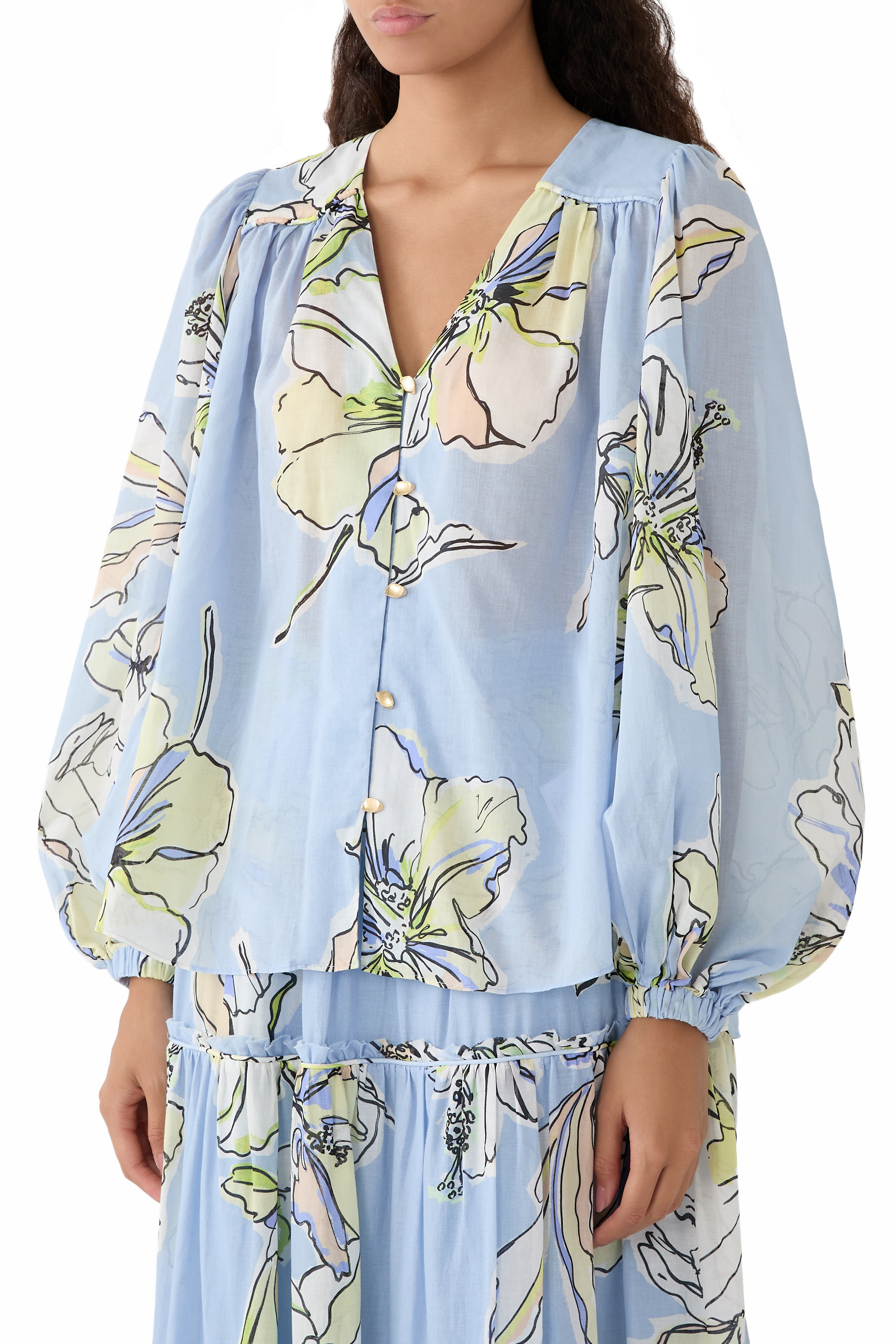 بلوزة رومانتيكا