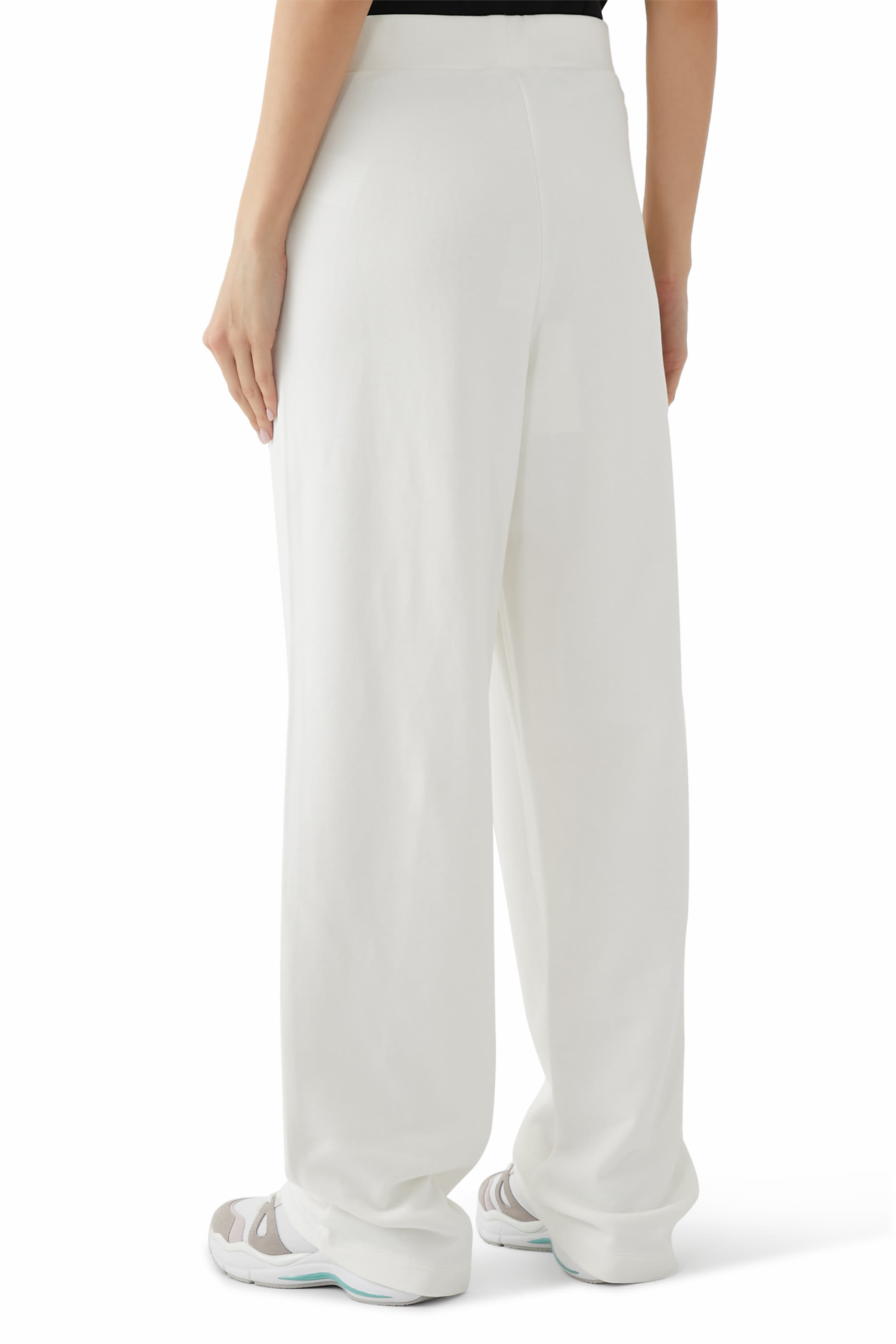 بنطال بقصة ساق مستقيمة