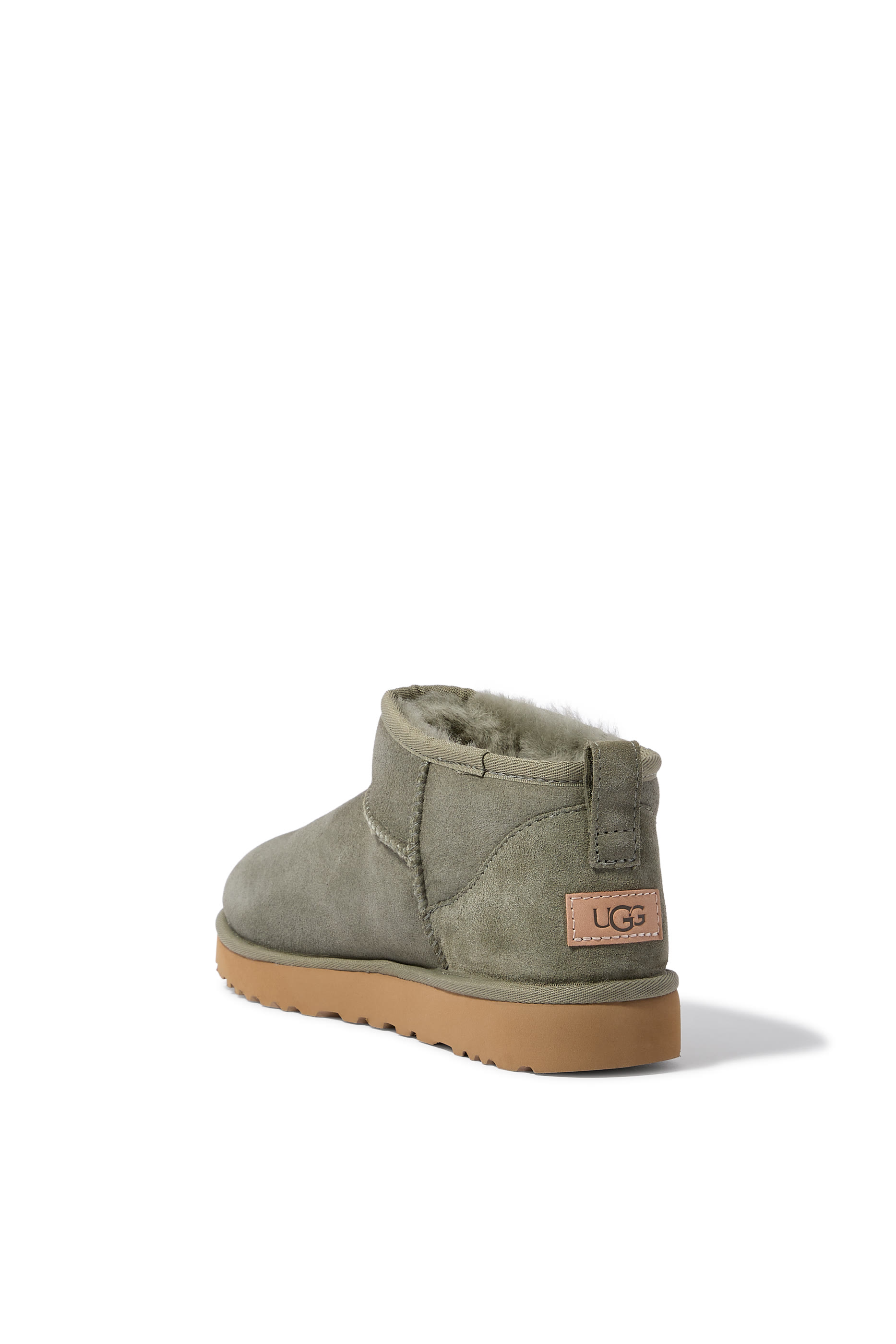 بوت كلاسيك قصير للغاية