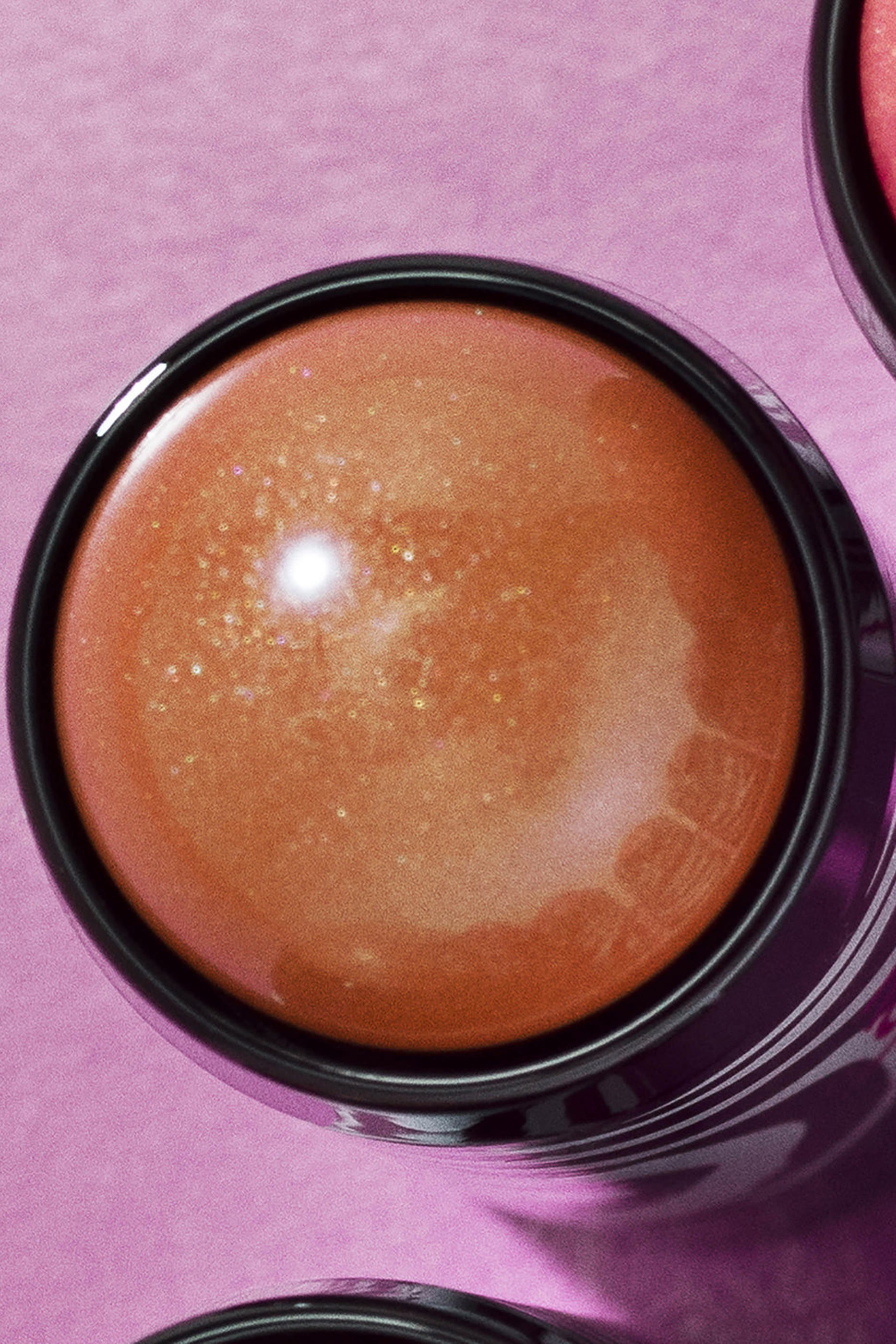 أحمر خدود فيتو بلش تويست