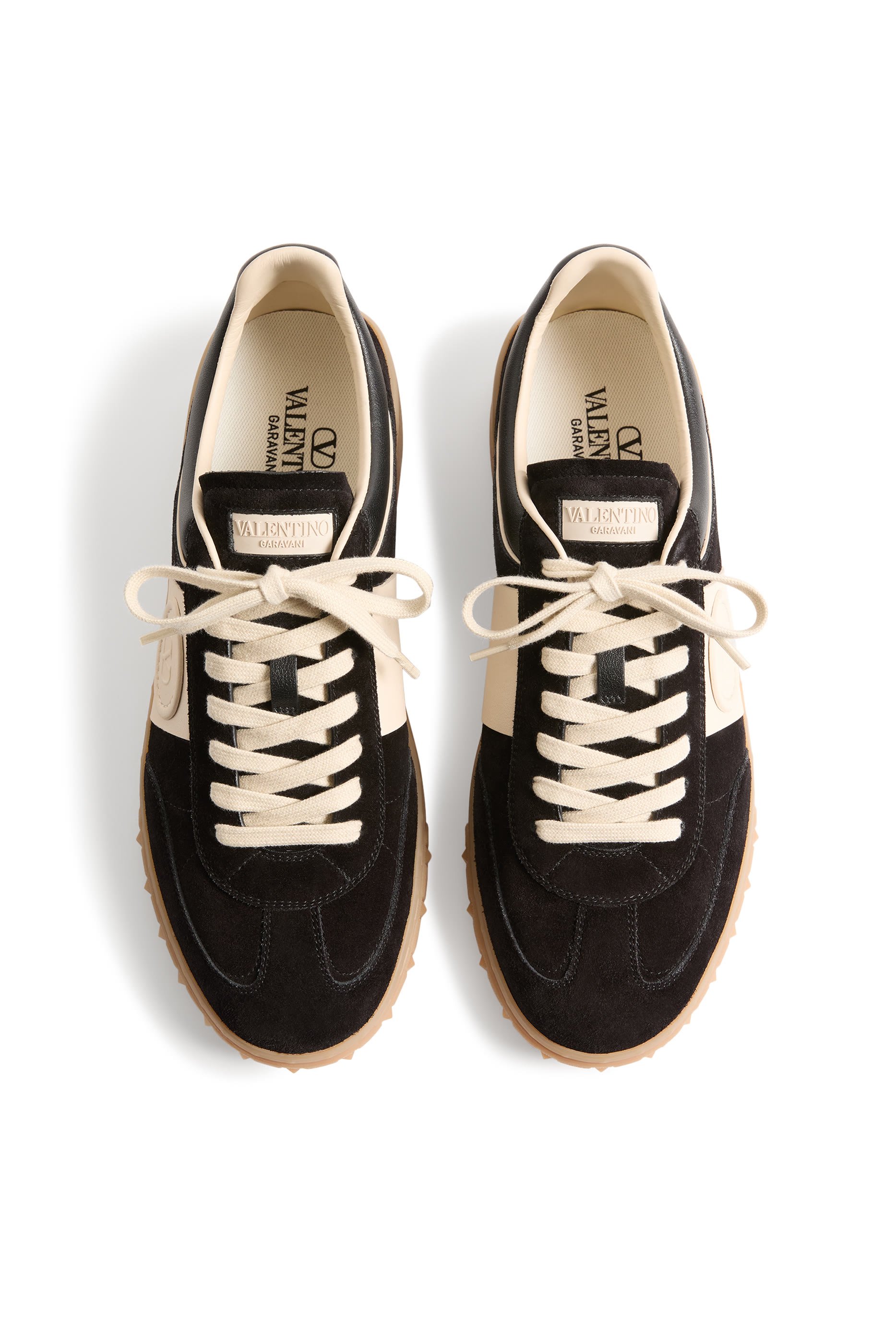 سنيكرز أبفيليج