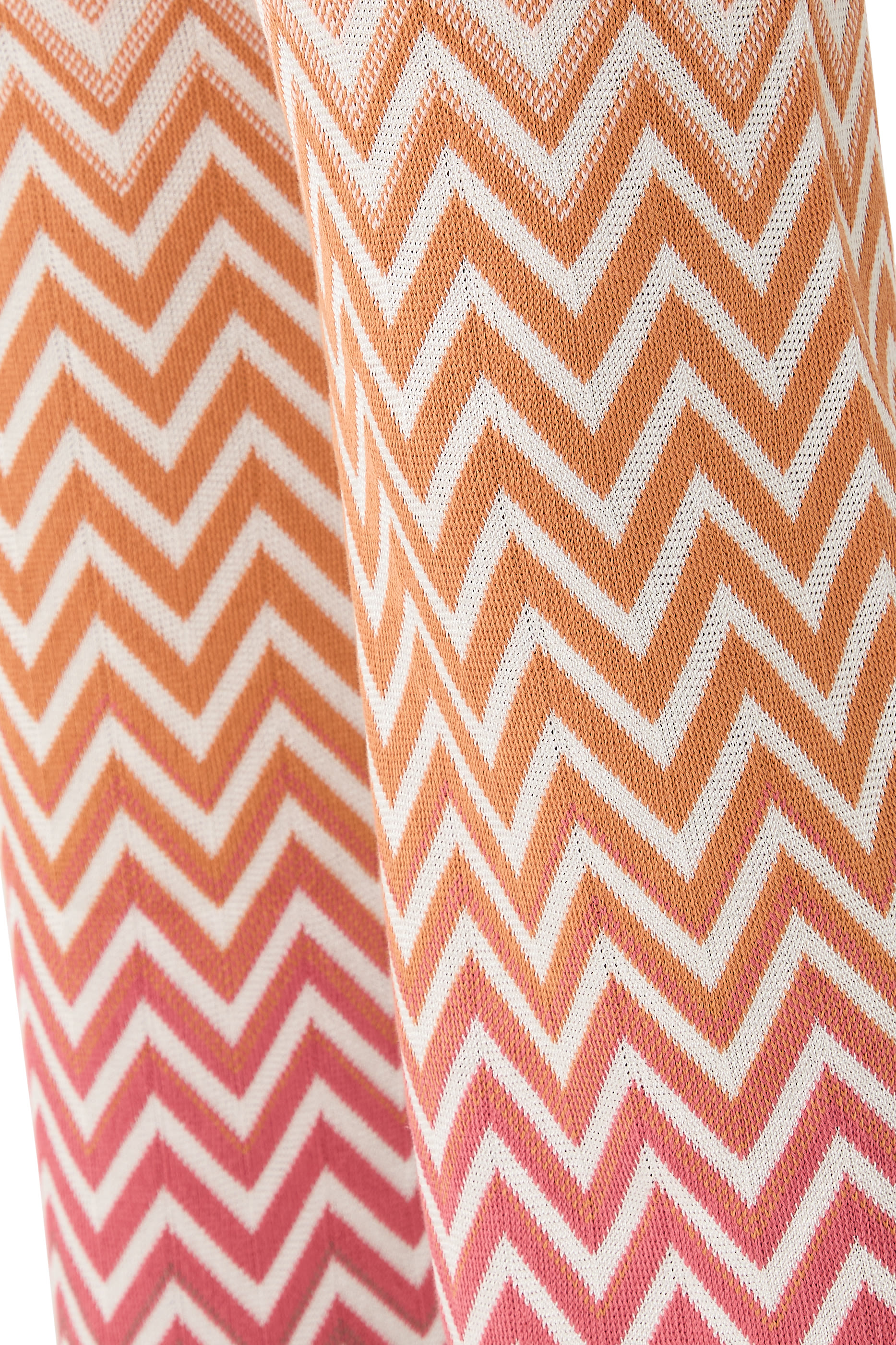 بنطال بقصة ساق مستقيمة