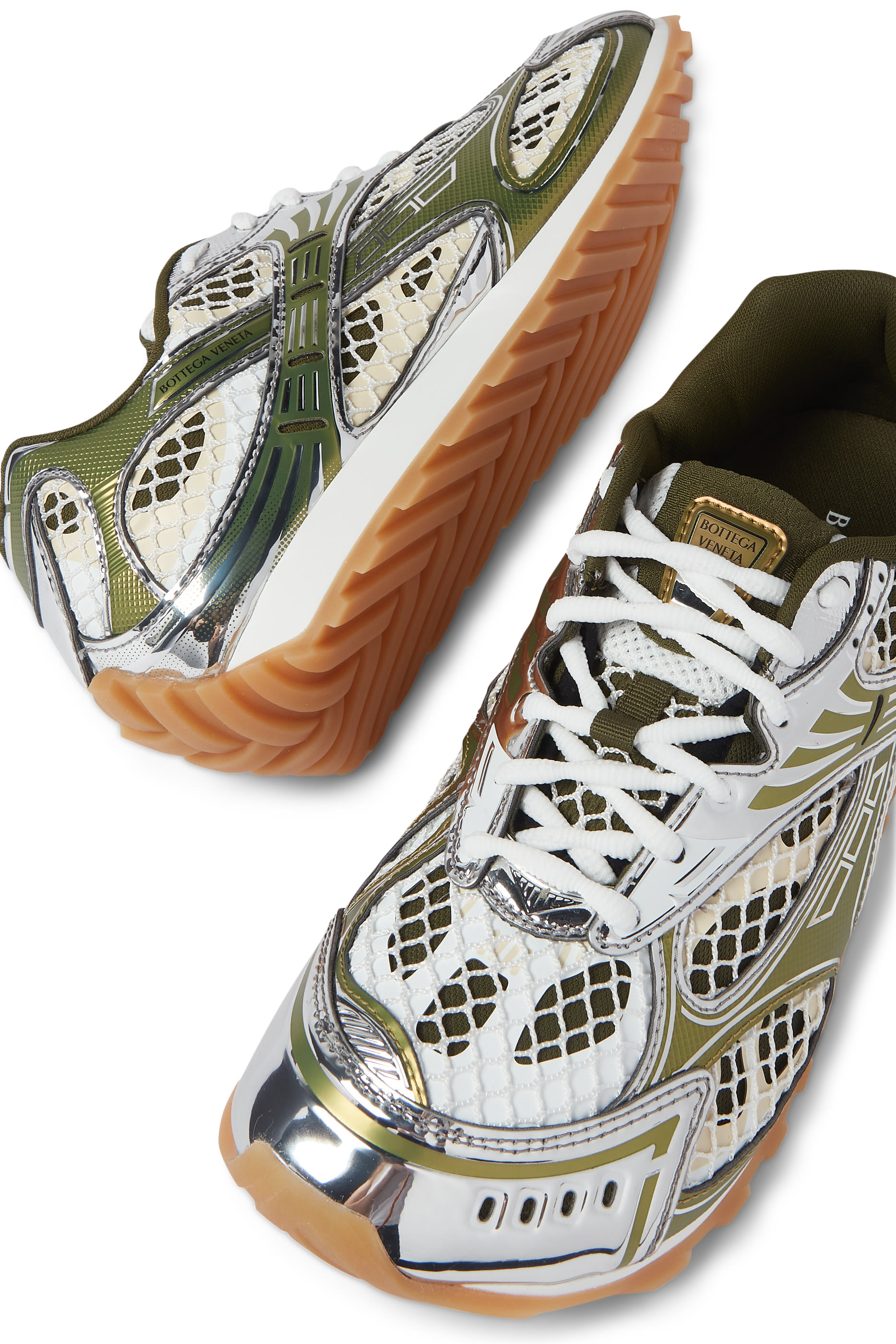 سنيكرز اوربيت