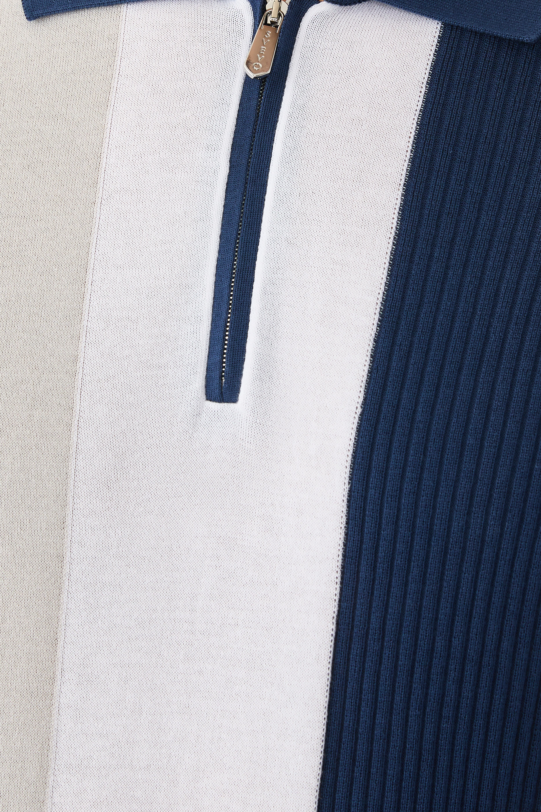 قميص بولو مخطط بنصف سحاب