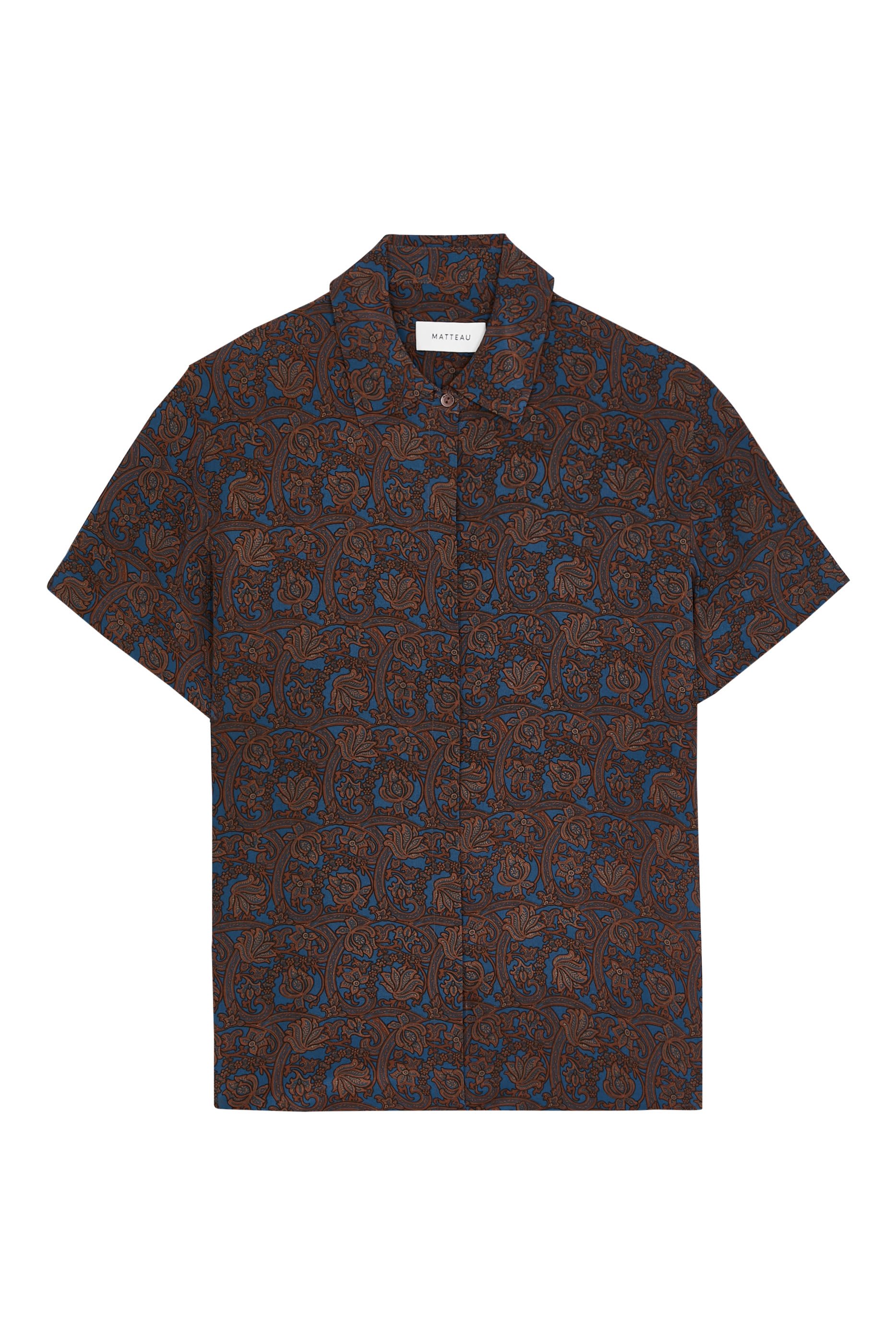 قميص بقصة فضفاضة بأكمام قصيرة