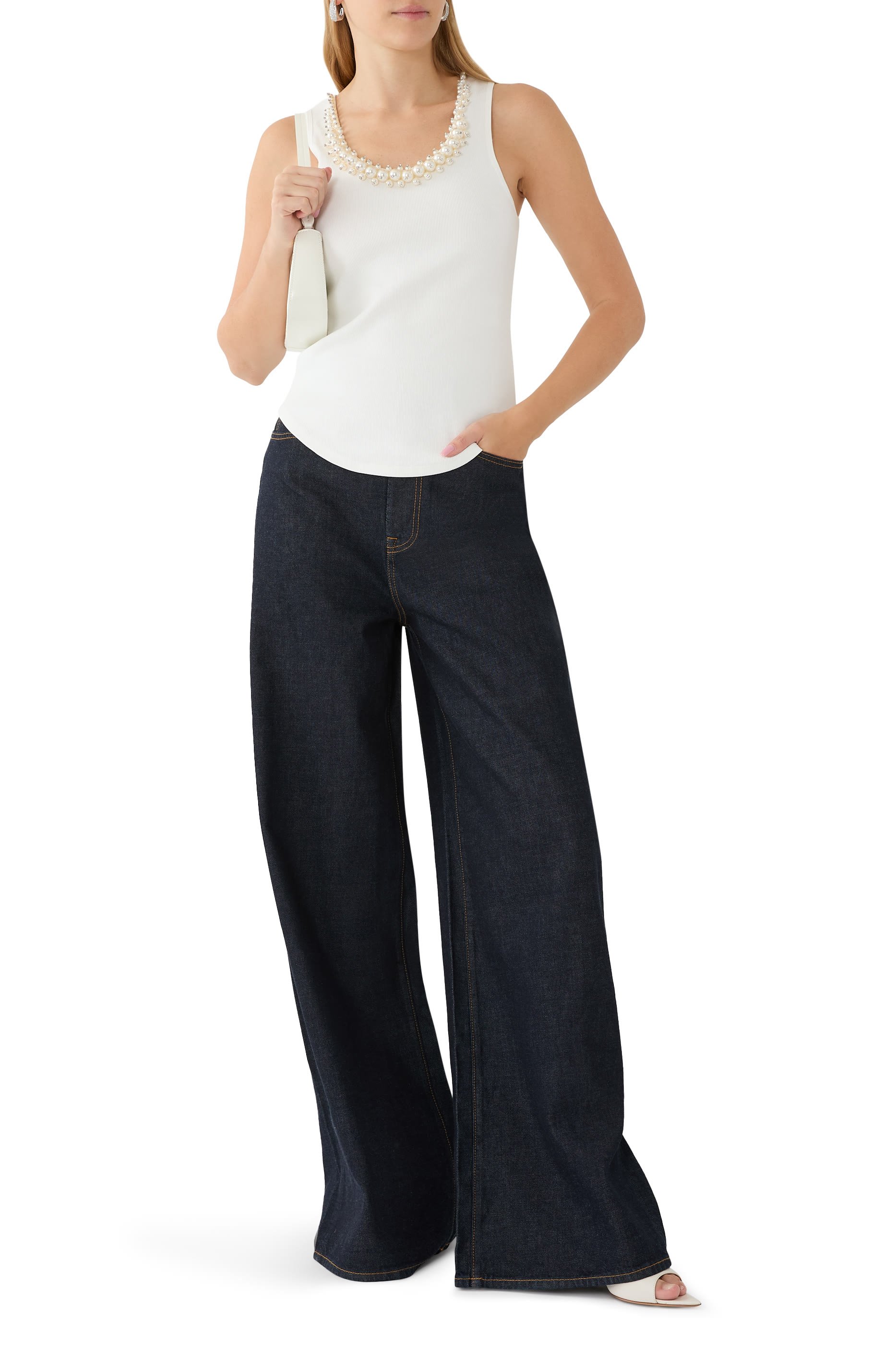 بلوزة كراش بلا أكمام مرصعة