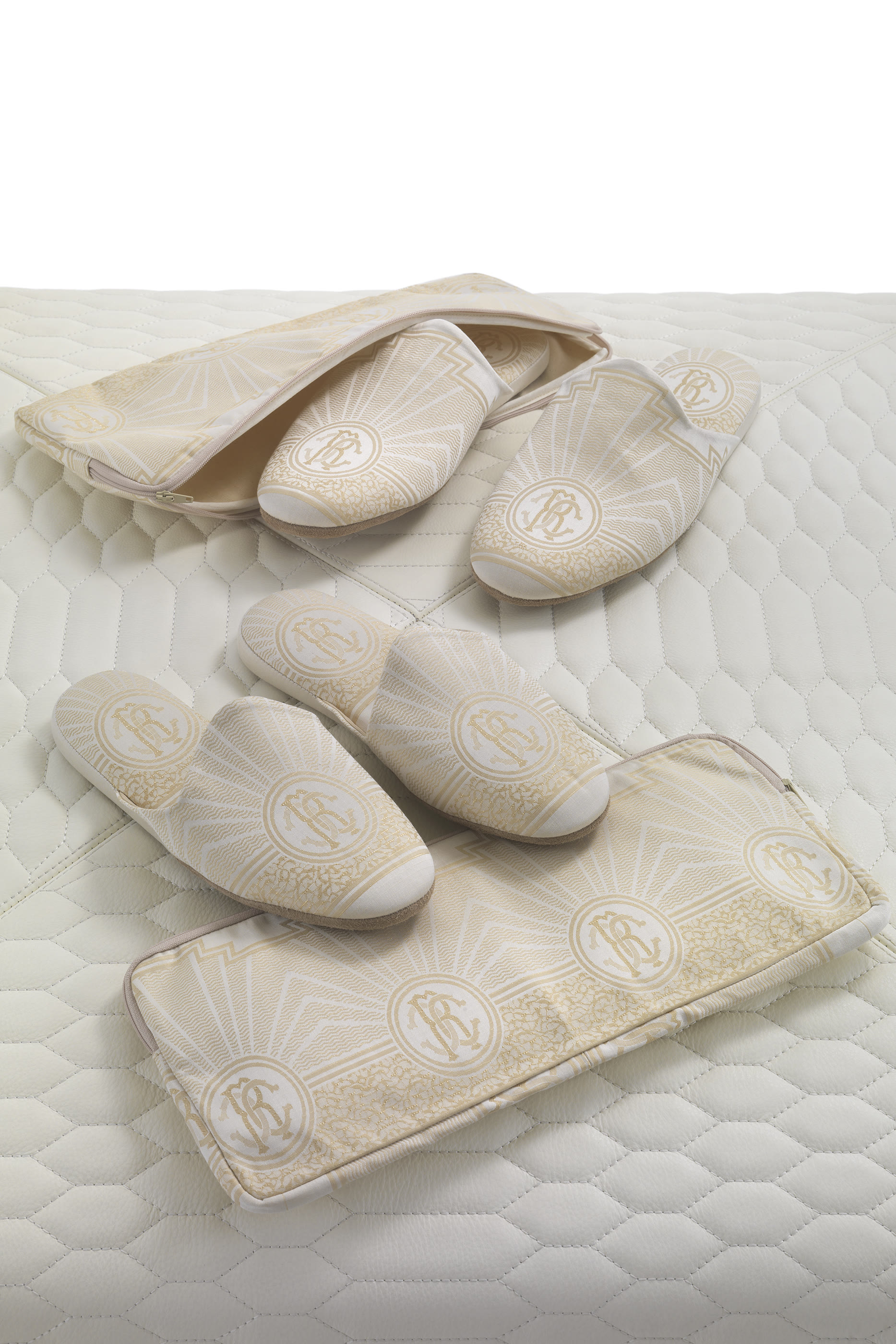 حذاء مفتوح من الخلف رويال كوليكشن