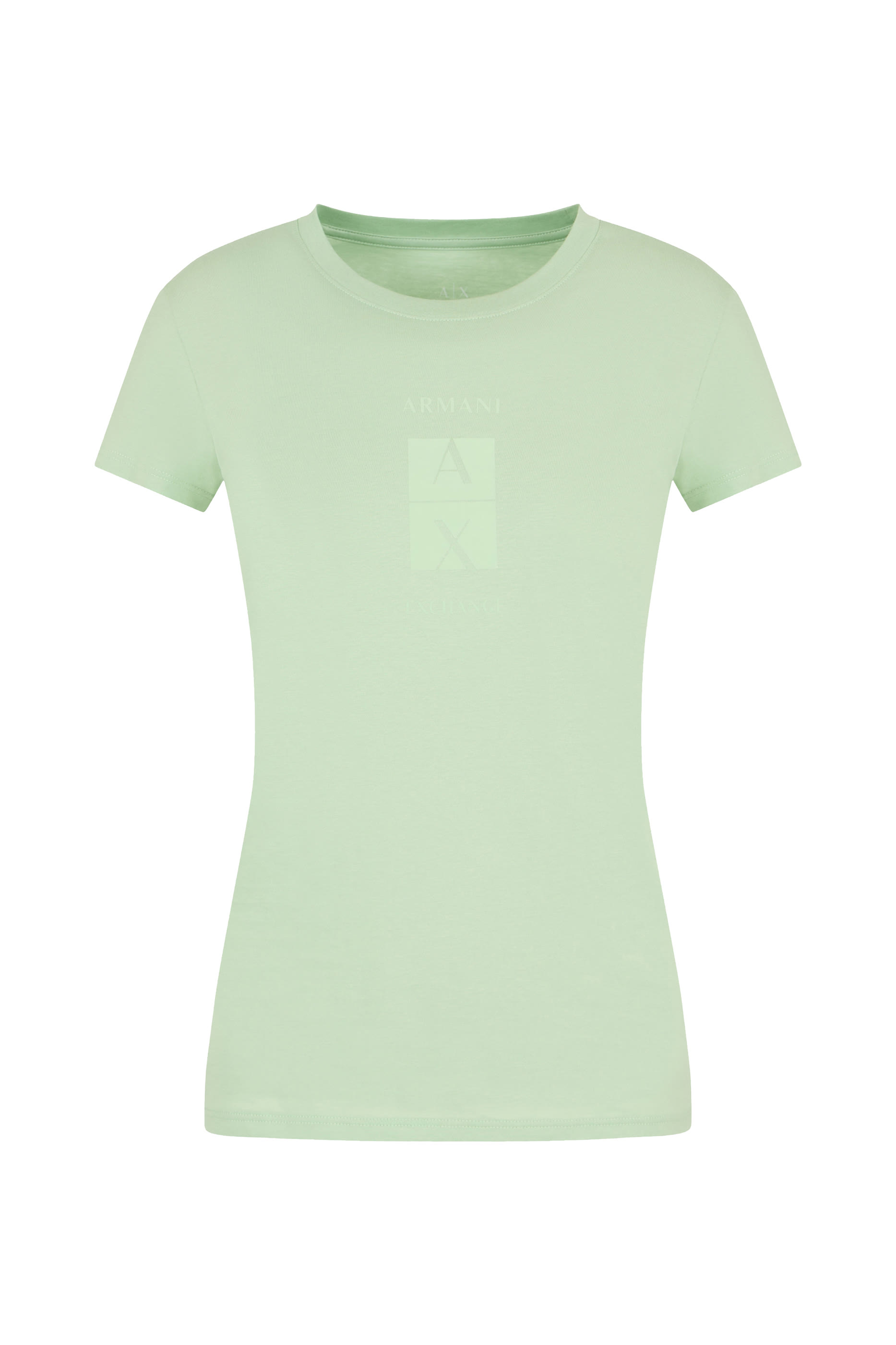 تيشيرت بقصة ضيقة وياقة ضيقة