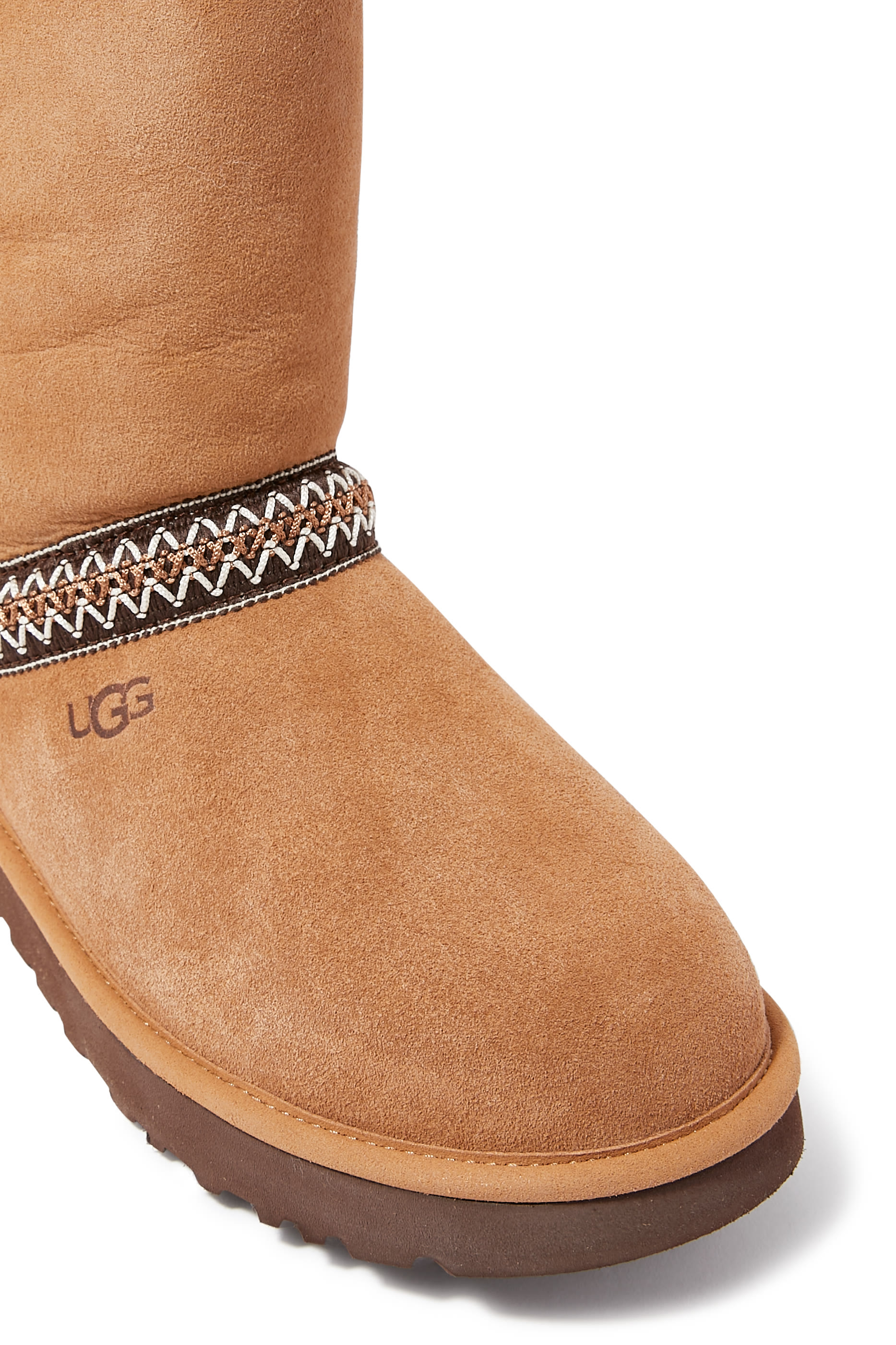 حذاء بوت كلاسيكي قصير بتفاصيل هلال