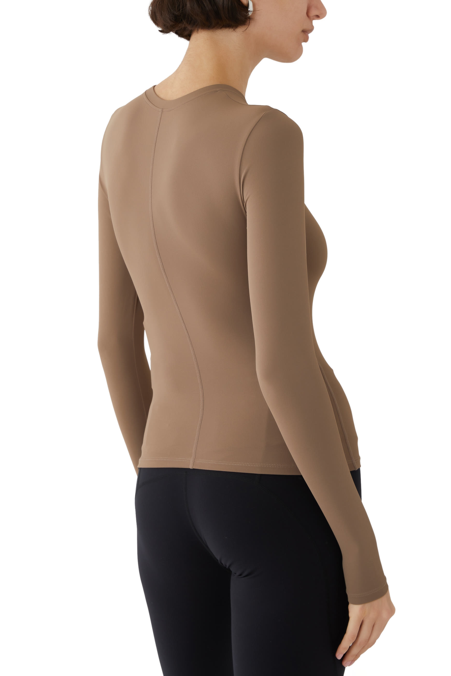 بلوزة فونديشن بأكمام طويلة