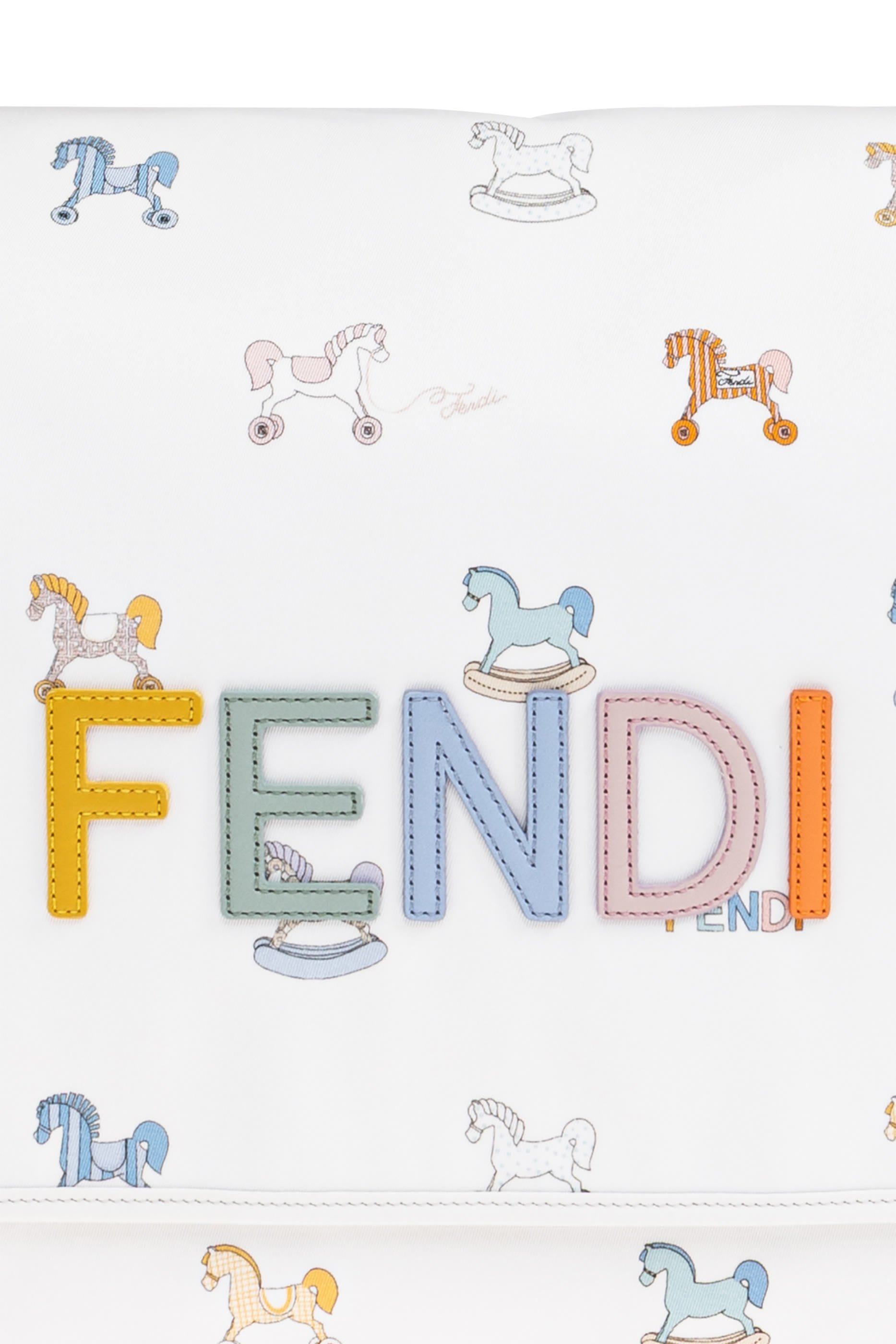 حقيبة مستلزمات أطفال بنقشات حصان وشعار الماركة