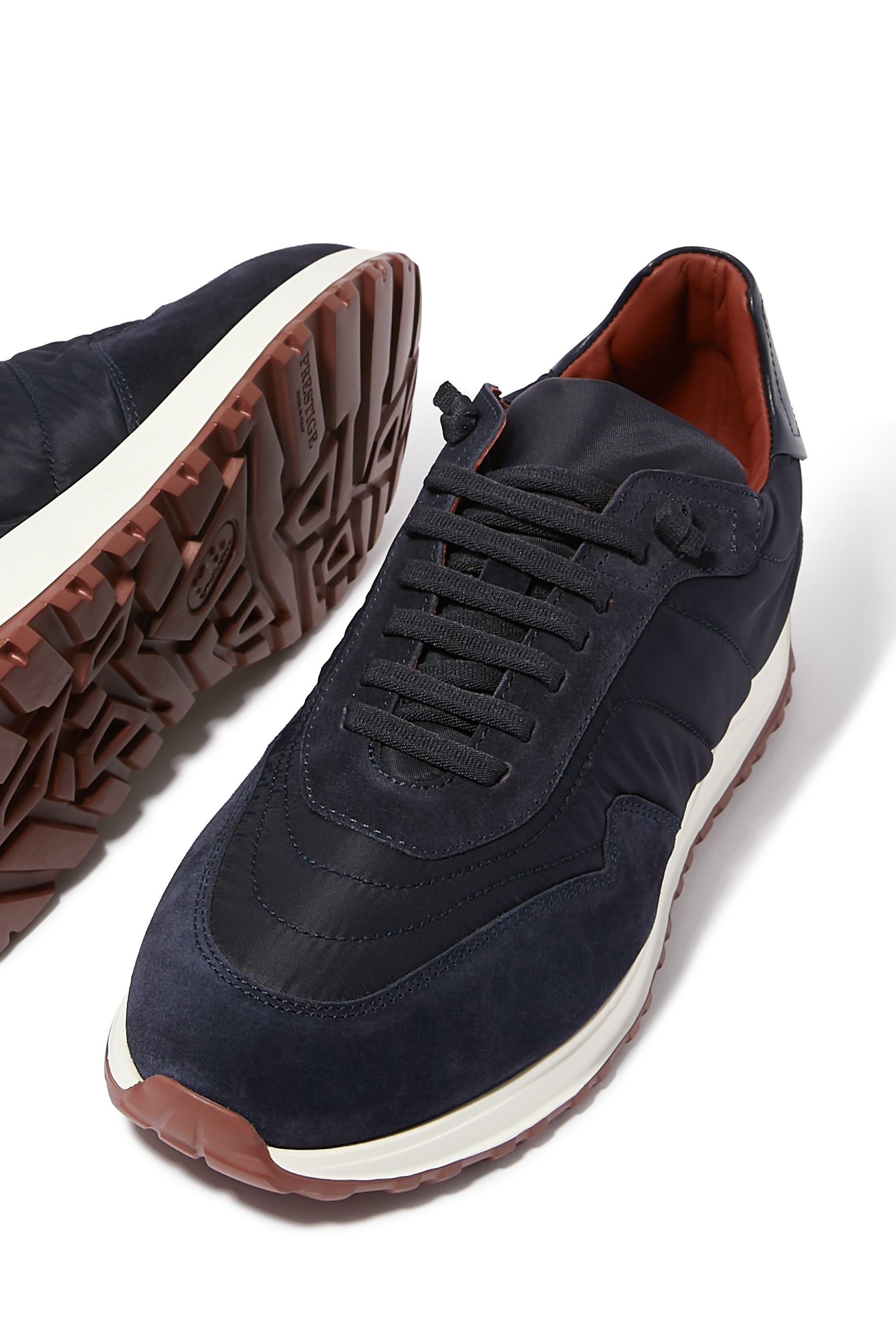 سنيكرز ويكيند والك  XL لوكس