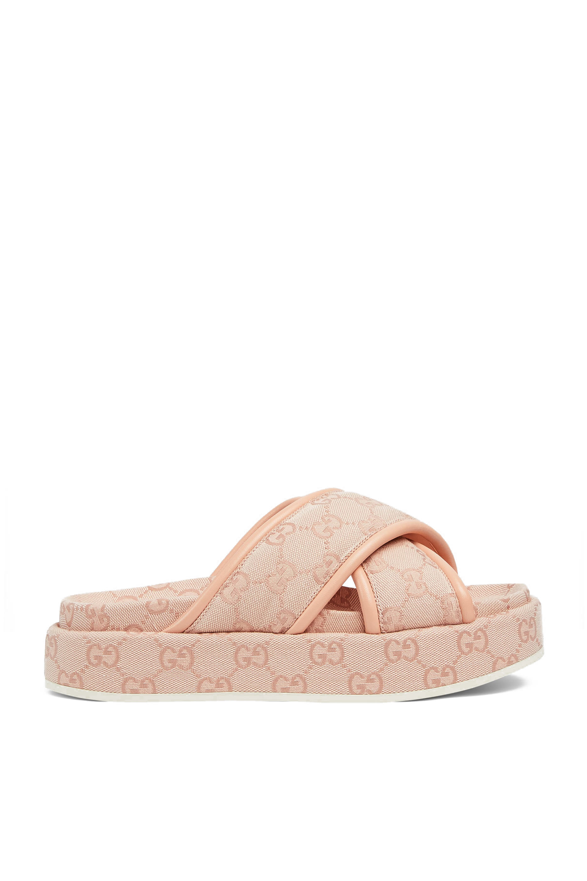 صندل بنعل سميك 30 وشعار الماركة