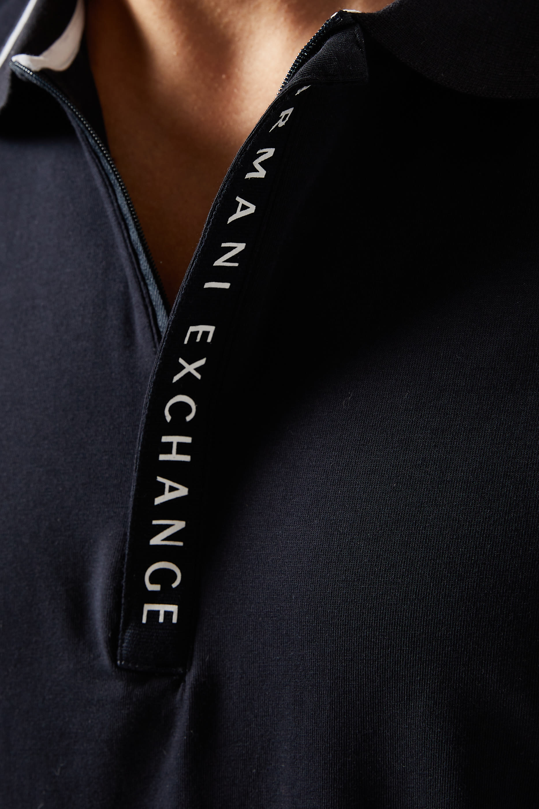 تي شيرت بولو بسحّاب قصير