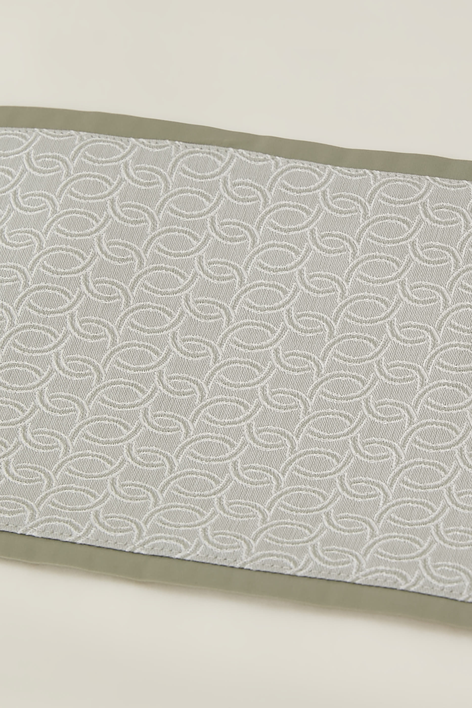 غطاء سرير بيجو