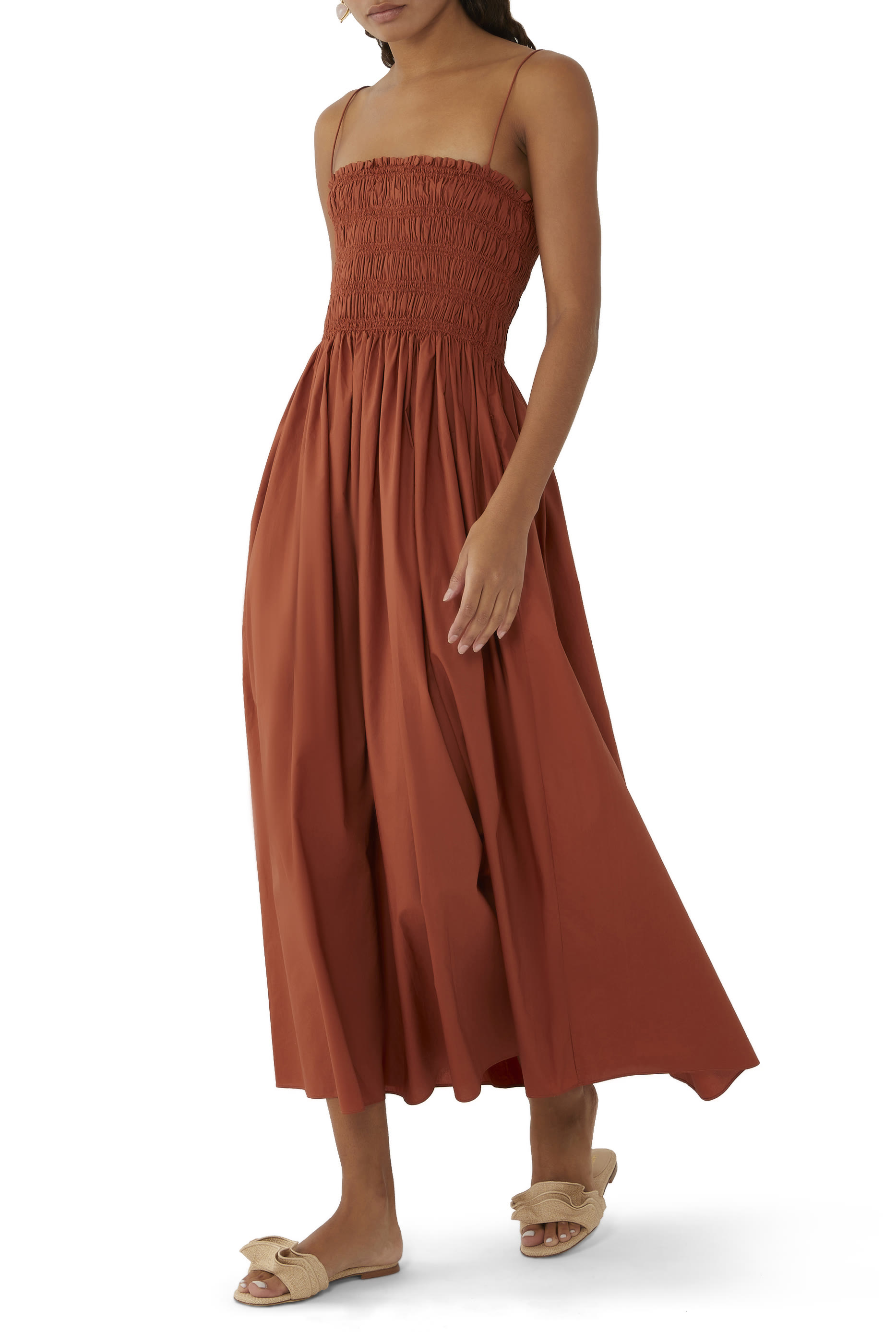 فستان بصدرية مكشكشة