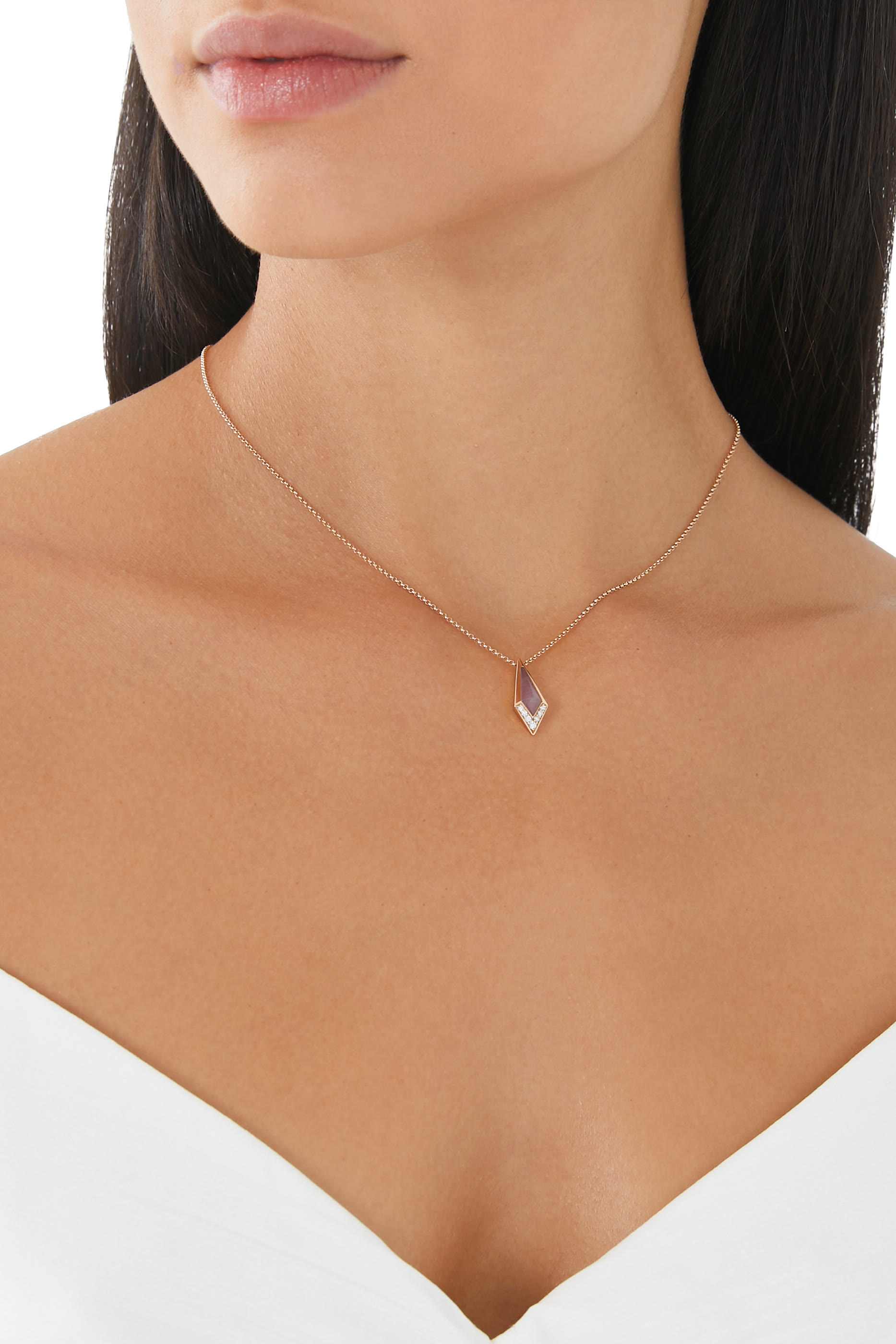 قلادة مرصعة بعرق اللؤلؤ