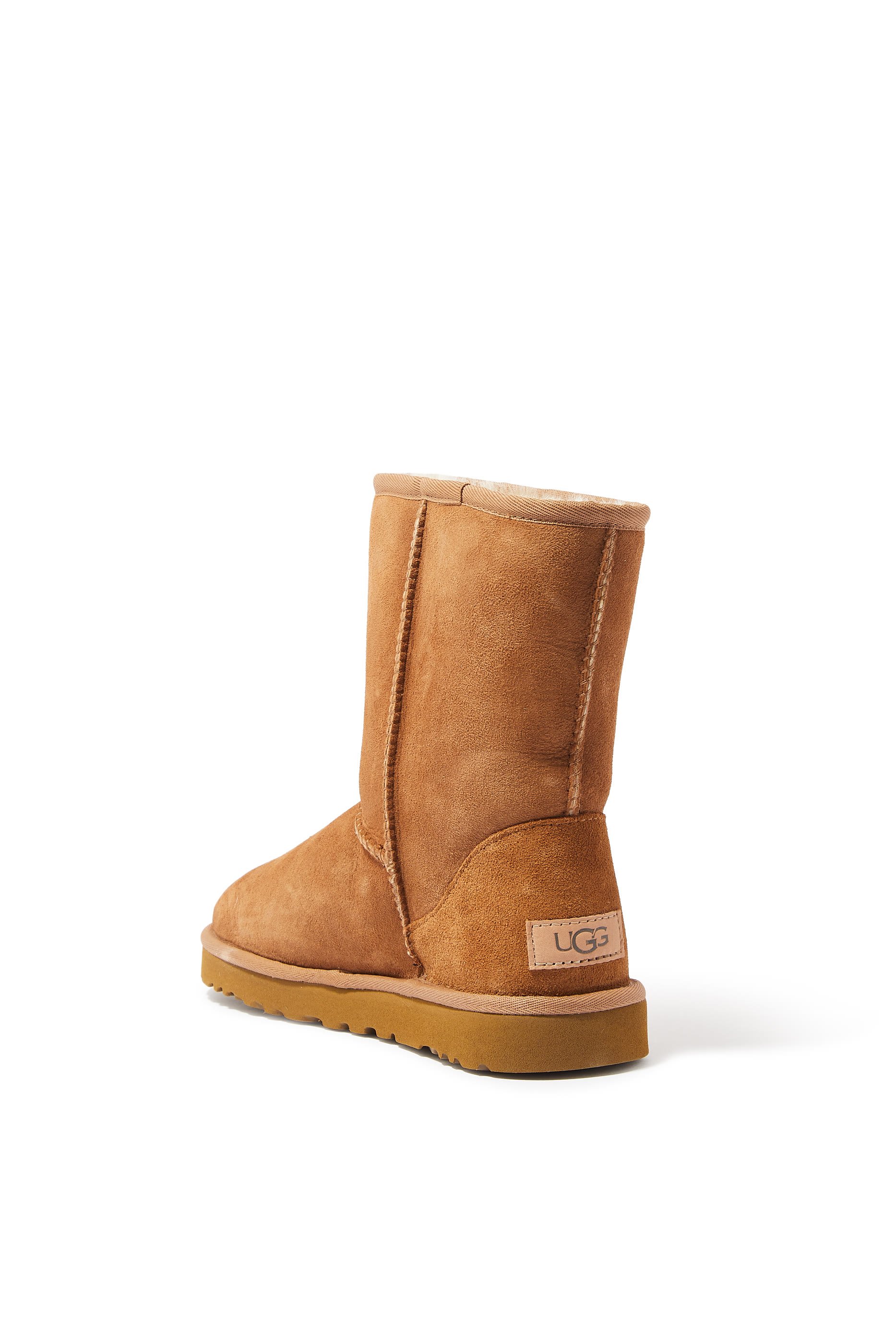 حذاء بوت كلاسيك شورت شمواه بطول الكاحل