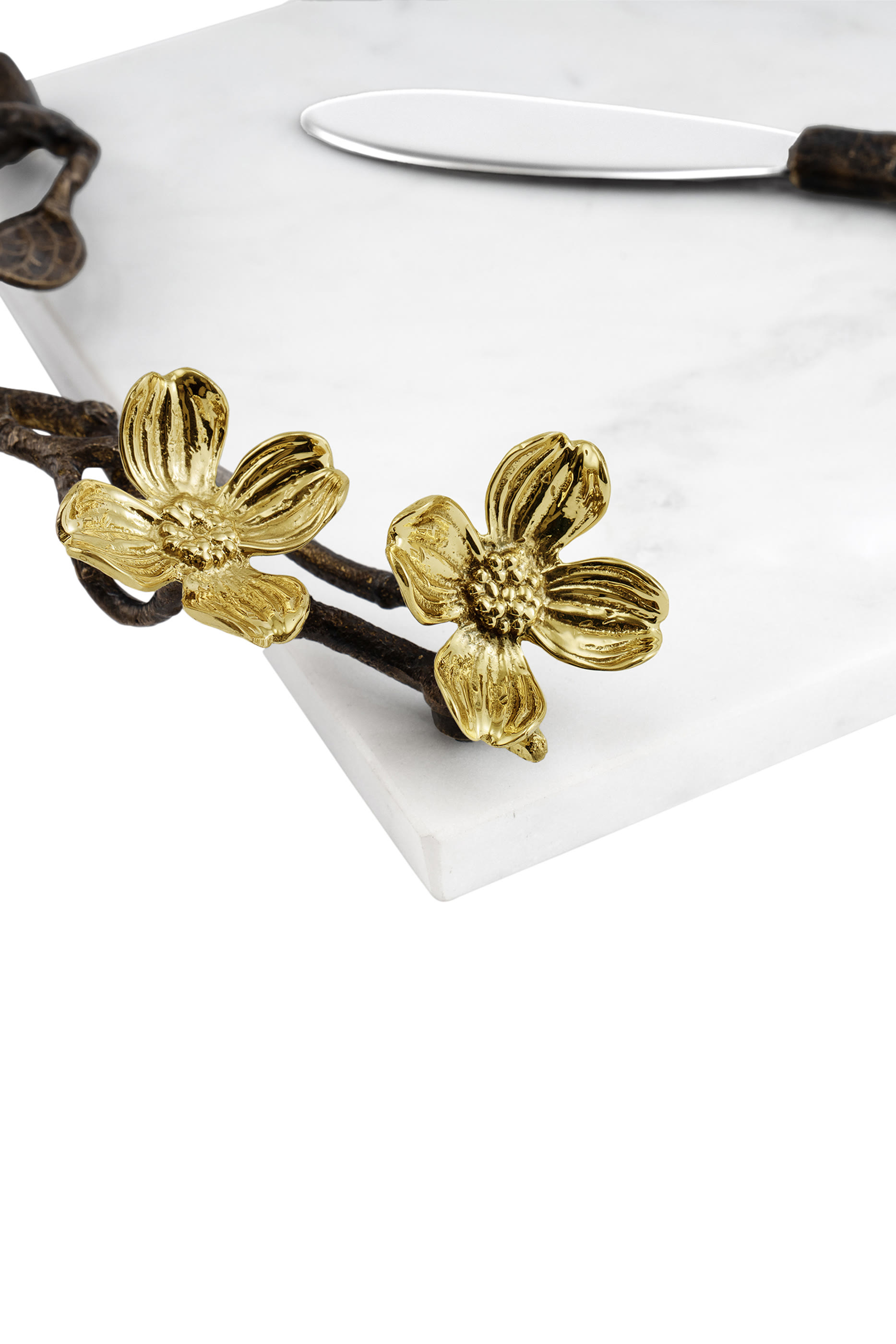 لوح جبن دجوود مع سكين