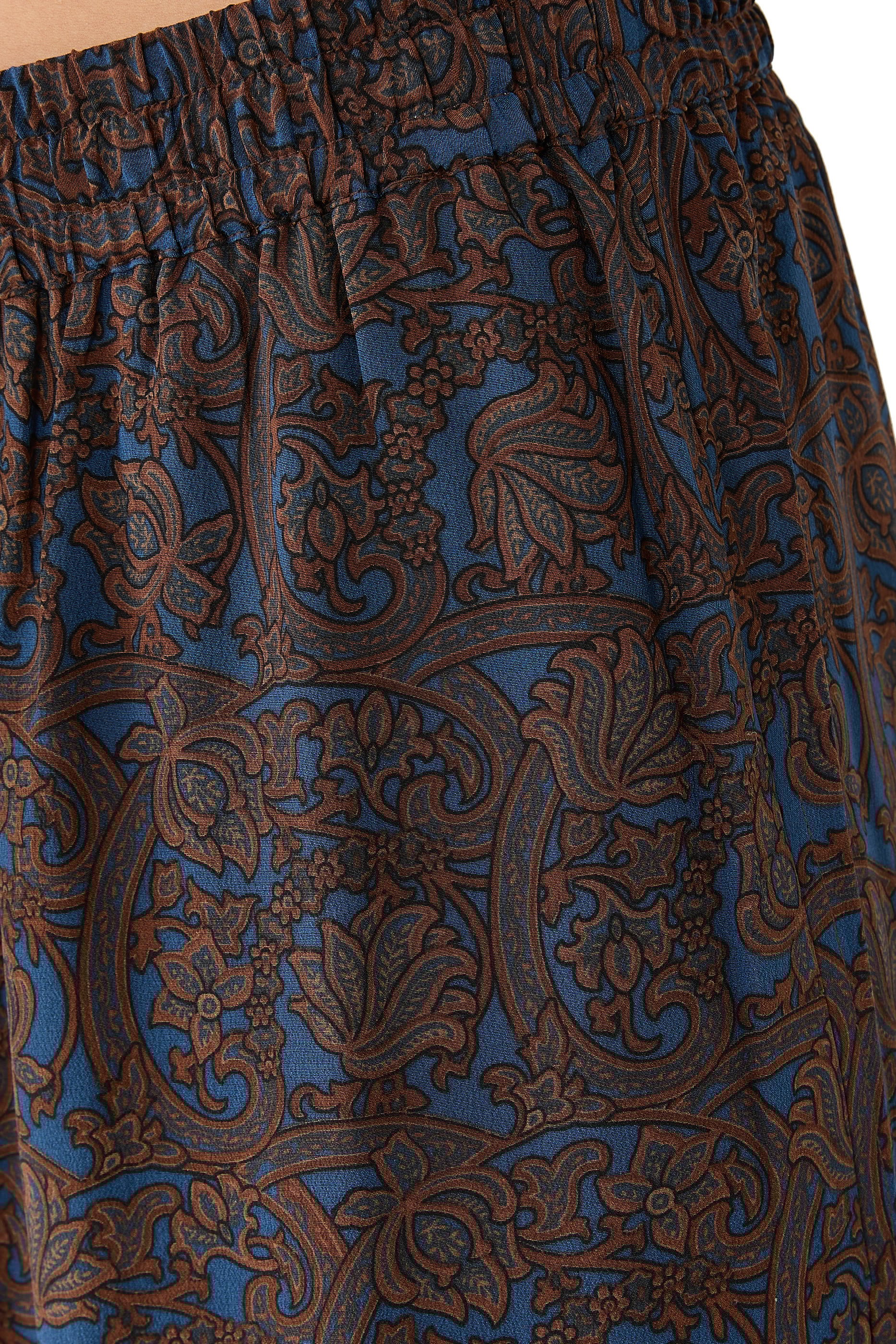 بنطال برباط تضييق ونقشة نبات الصبار