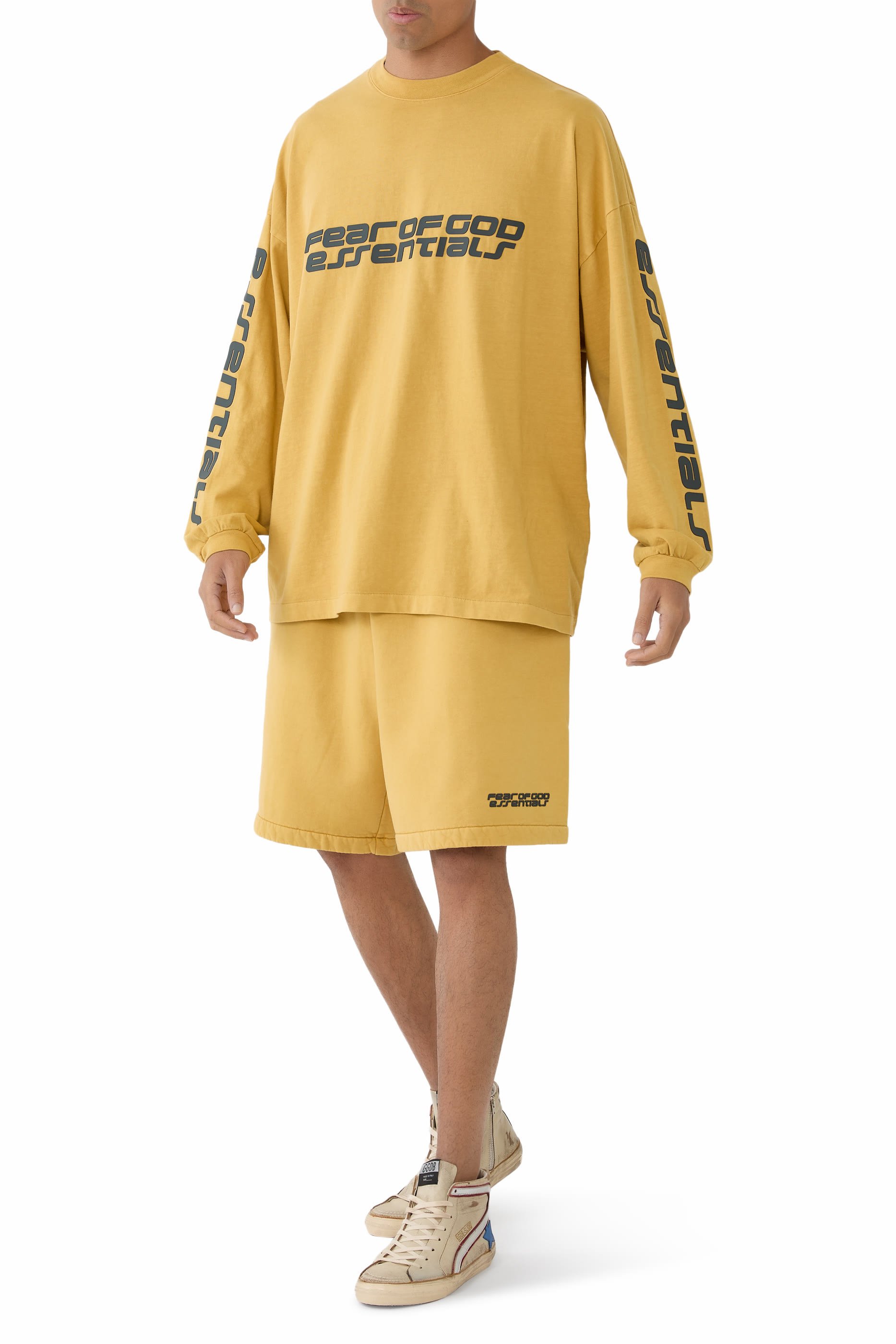 شورت رياضي بقصة مريحة