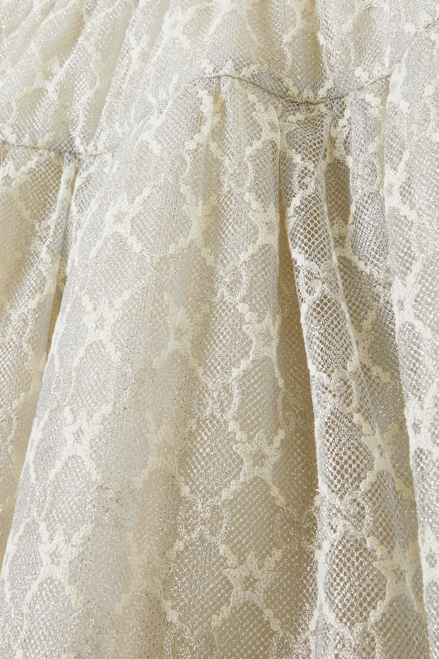 تنورة تول مطرزة للأطفال