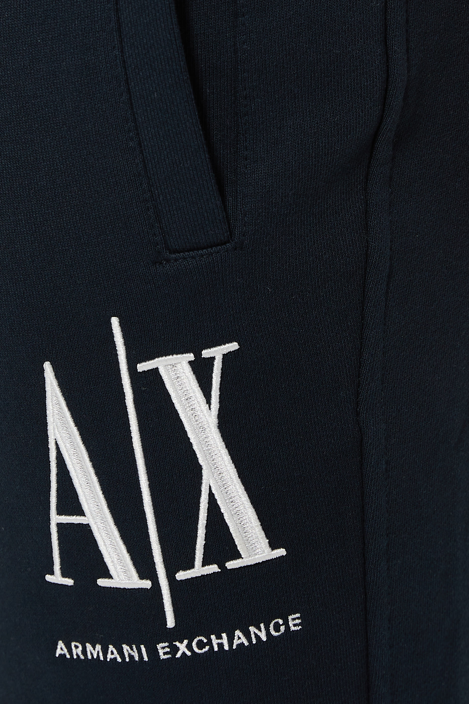 بنطال رياضي مطرز بشعار الماركة