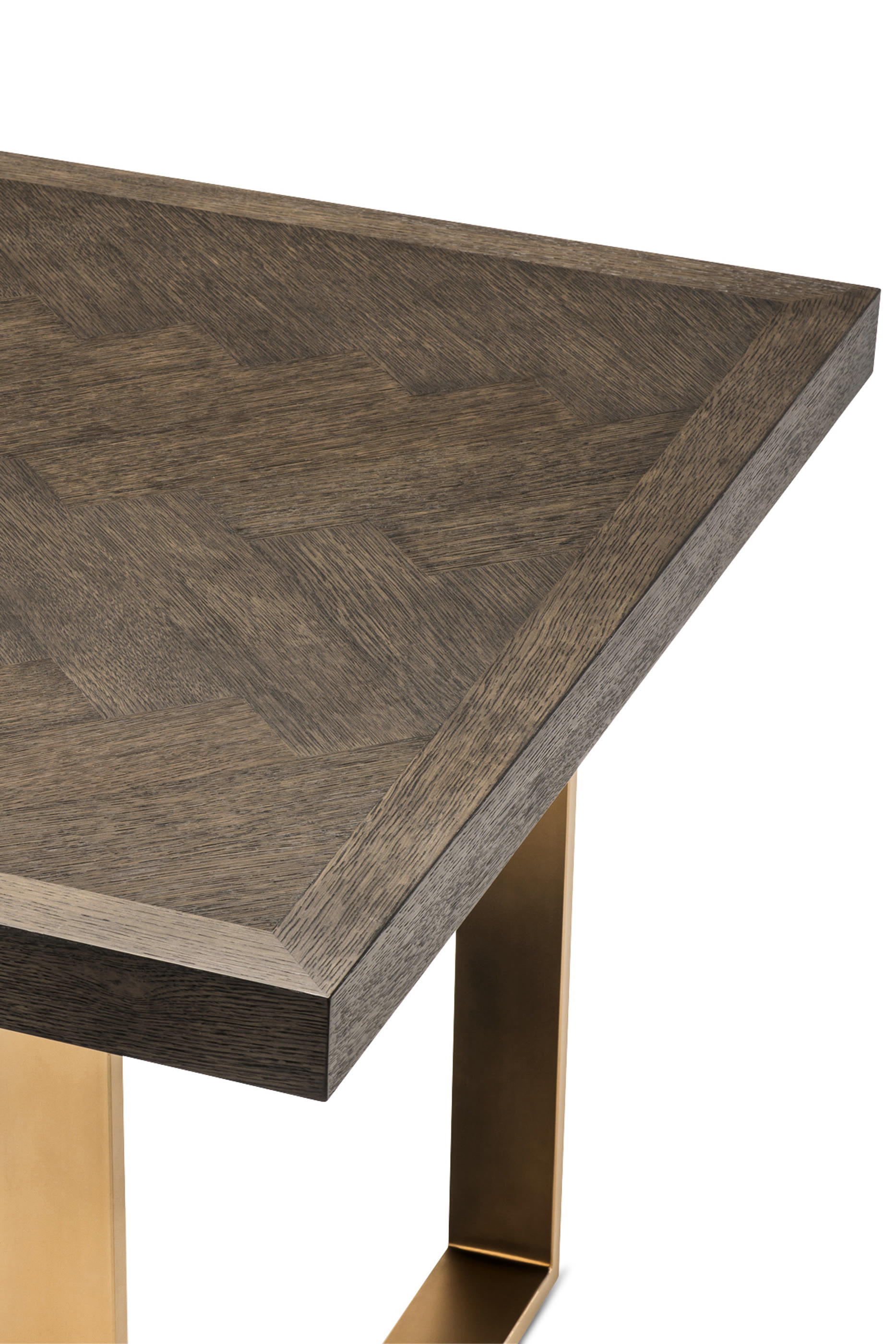 طاولة طعام ملكيور