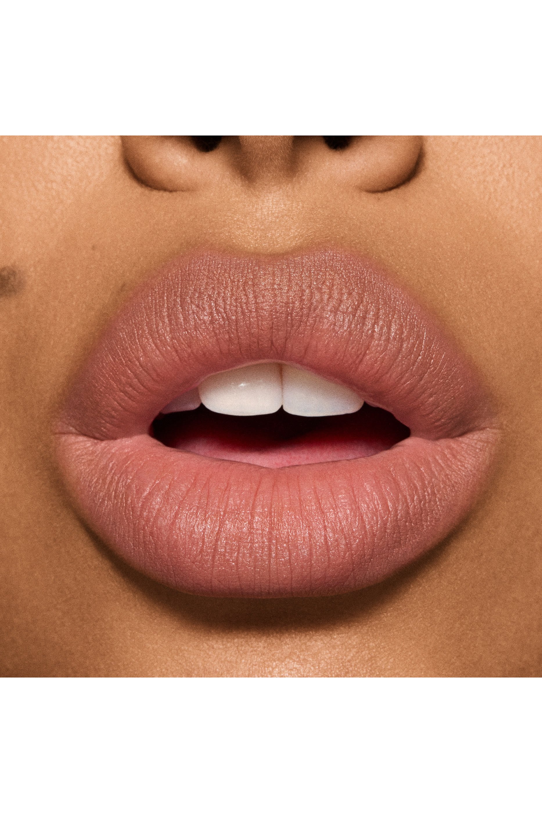 أحمر شفاه باودر كيس هايزي غير لامع