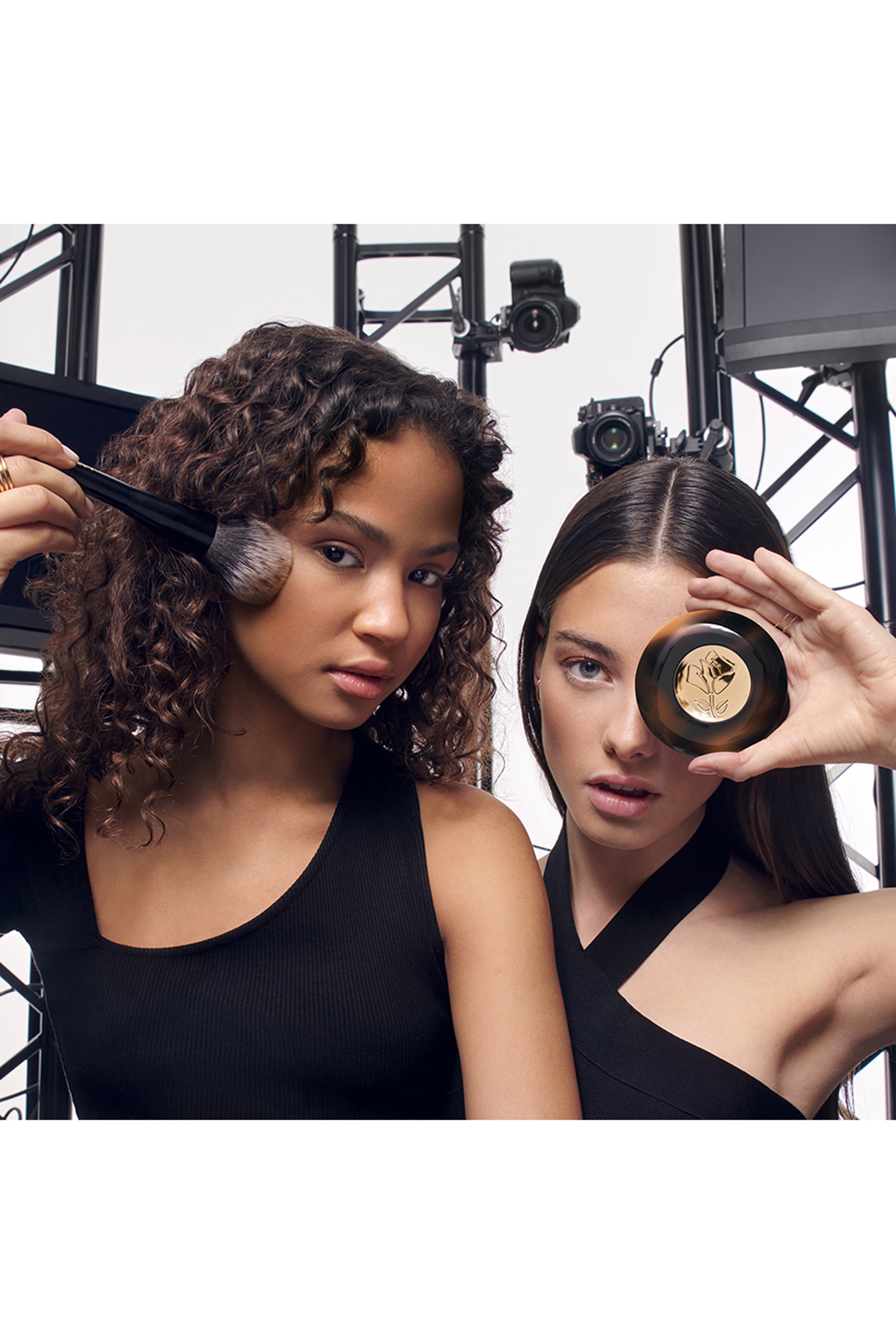 برونزر بودرة تينت ايدول الترا وير سكين ترانسفورمينج