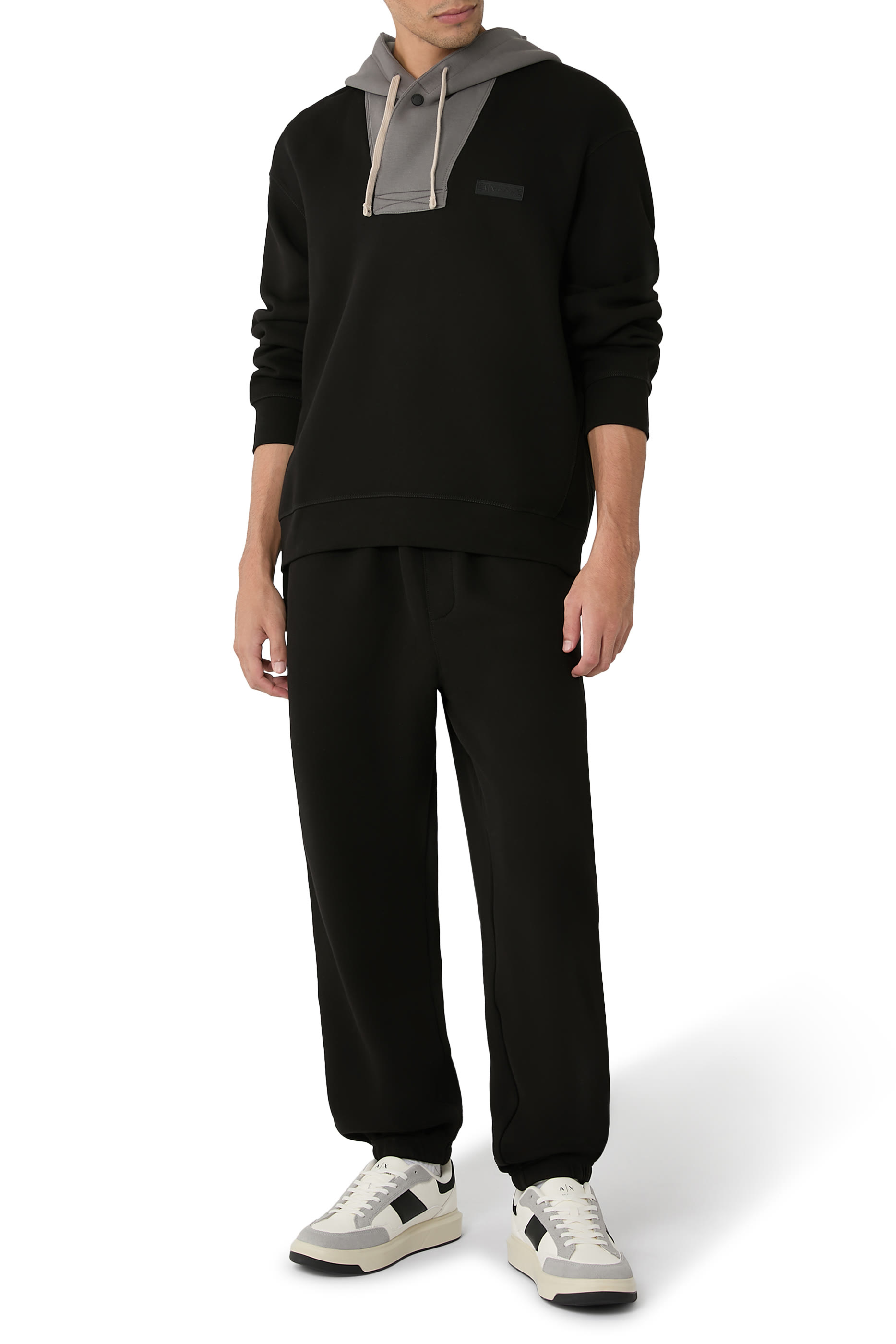 هودي بغطاء للرأس بلون متباين