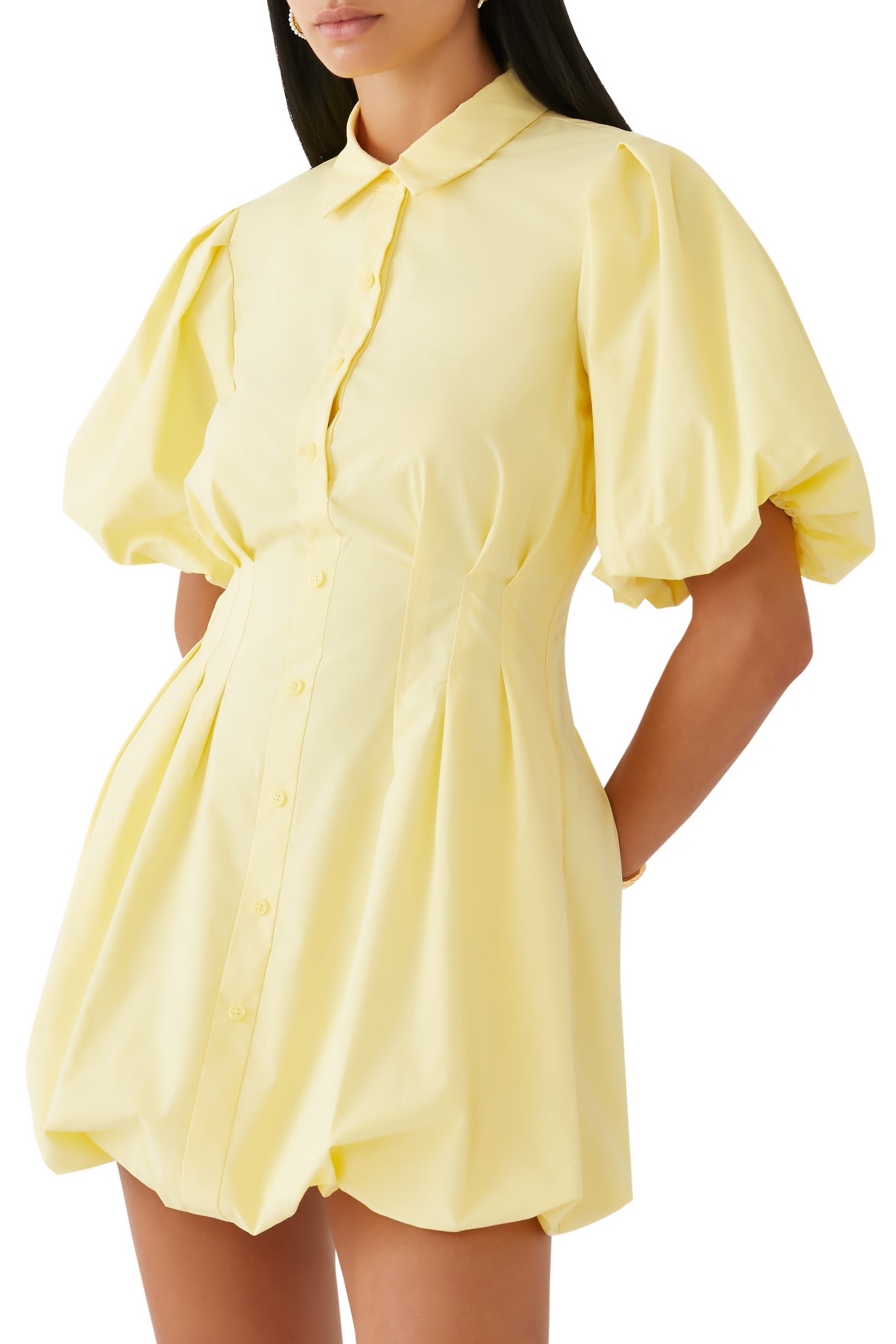 فستان كليو قصير بأكمام منفوخة