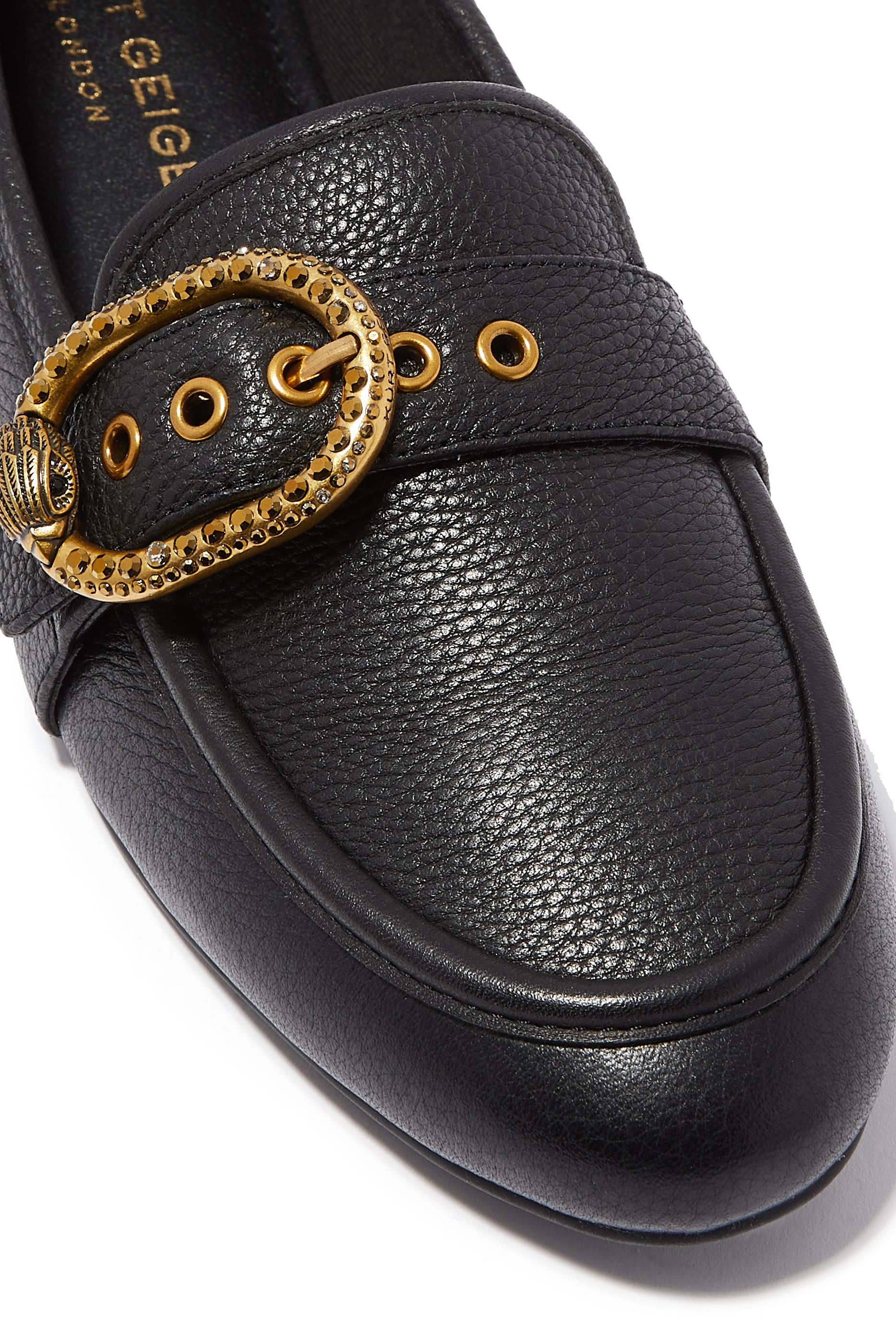 حذاء مايفير سهل الإرتداء