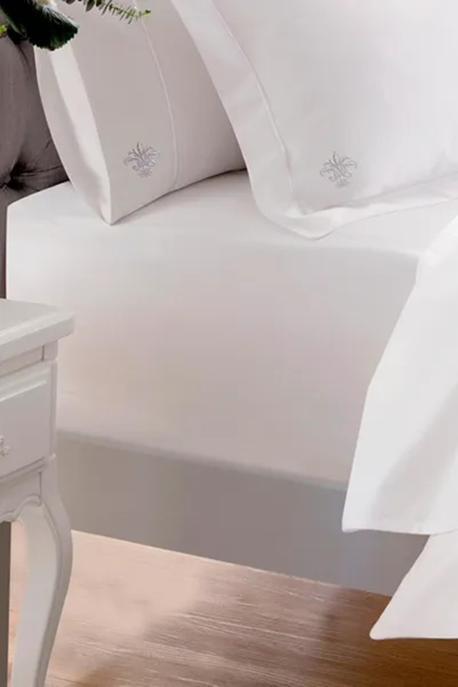 1000 Thread Pillowcase